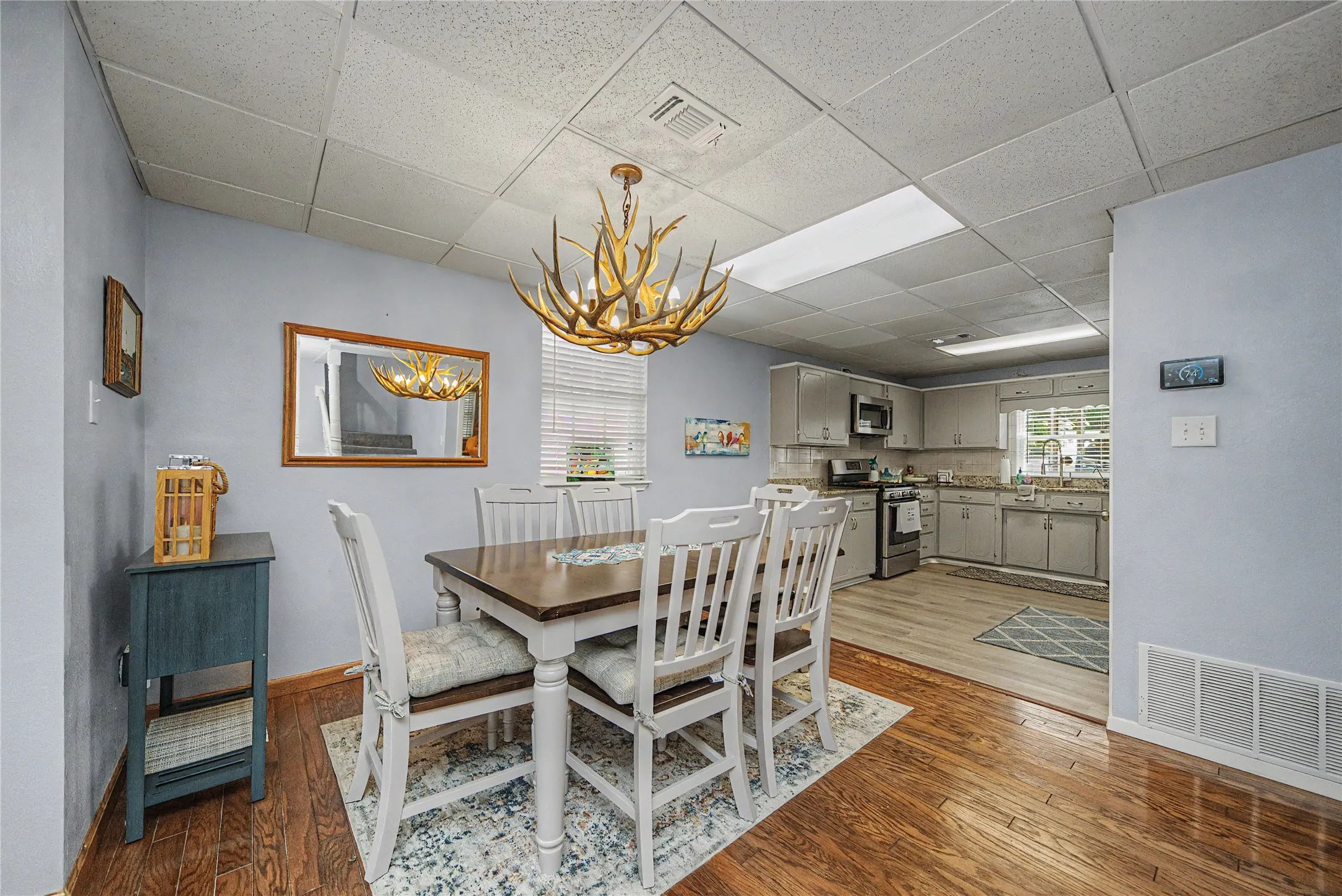 Single Family Residence For Sale in Parker County , 1152 W Lake Drive, Weatherford, Texas 76087, 2 Bedroom, 2 Bathroom, Garage spaces, 1,680 Sqft, built in 2000, mls#21292425, Real Estate Agent in Weatherford, Homes For Sale in Parker county, Homes For Sale in Weatherford, Realtor in Weatherford Texas, Real Estate Brokerage Independent Realty Texas, Luminita Cordes Realtor