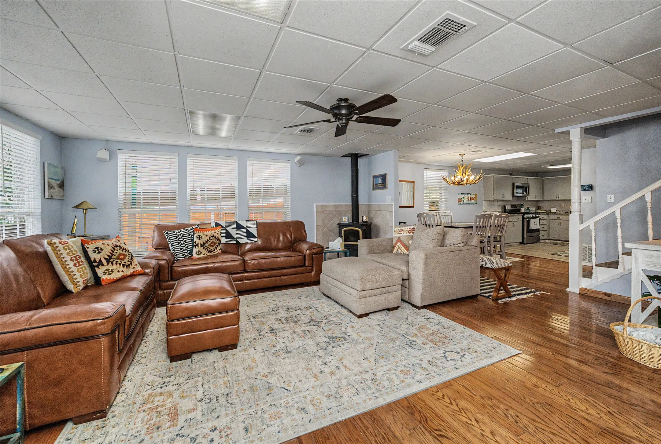 Single Family Residence For Sale in Parker County , 1152 W Lake Drive, Weatherford, Texas 76087, 2 Bedroom, 2 Bathroom, Garage spaces, 1,680 Sqft, built in 2000, mls#21292425, Real Estate Agent in Weatherford, Homes For Sale in Parker county, Homes For Sale in Weatherford, Realtor in Weatherford Texas, Real Estate Brokerage Independent Realty Texas, Luminita Cordes Realtor
