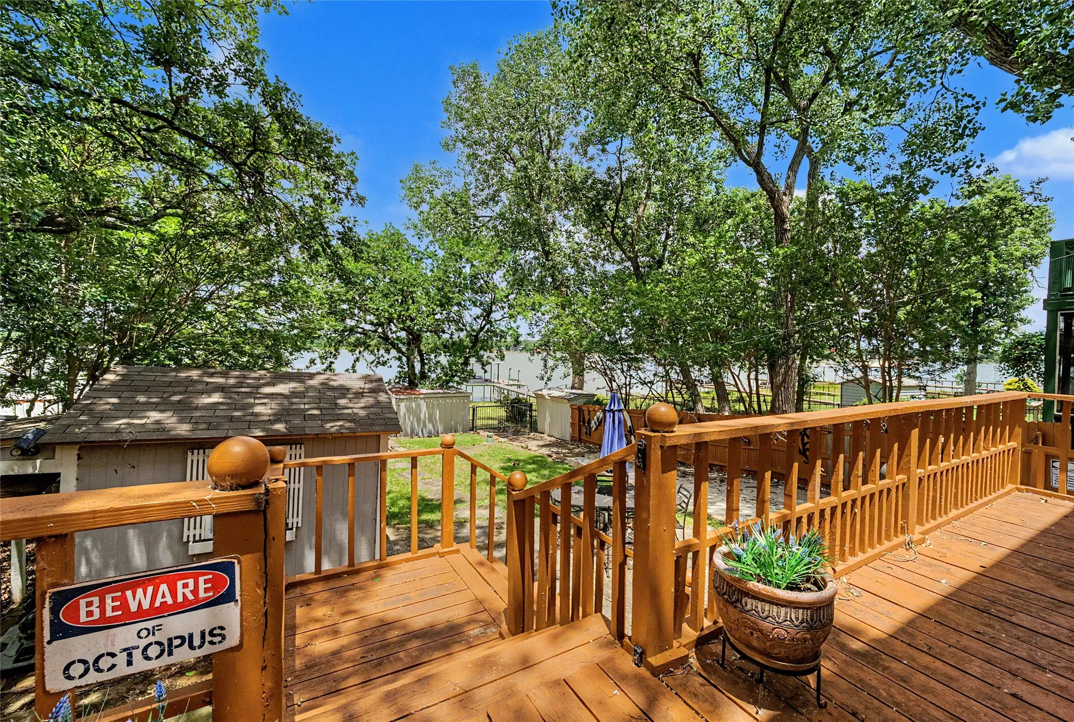 Single Family Residence For Sale in Parker County , 1152 W Lake Drive, Weatherford, Texas 76087, 2 Bedroom, 2 Bathroom, Garage spaces, 1,680 Sqft, built in 2000, mls#21292425, Real Estate Agent in Weatherford, Homes For Sale in Parker county, Homes For Sale in Weatherford, Realtor in Weatherford Texas, Real Estate Brokerage Independent Realty Texas, Luminita Cordes Realtor