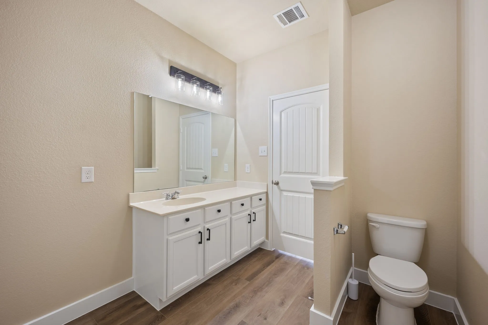 Single Family Residence For Sale in Collin County , 1306 Cedar Hollow Drive, Princeton, Texas 75407, 5 Bedroom, 3 Bathroom, 2 Garage spaces, 2,594 Sqft, built in 2016, mls#21294771, Real Estate Agent in Princeton, Homes For Sale in Collin county, Homes For Sale in Princeton, Realtor in Princeton Texas, Real Estate Brokerage Independent Realty Texas, Luminita Cordes Realtor