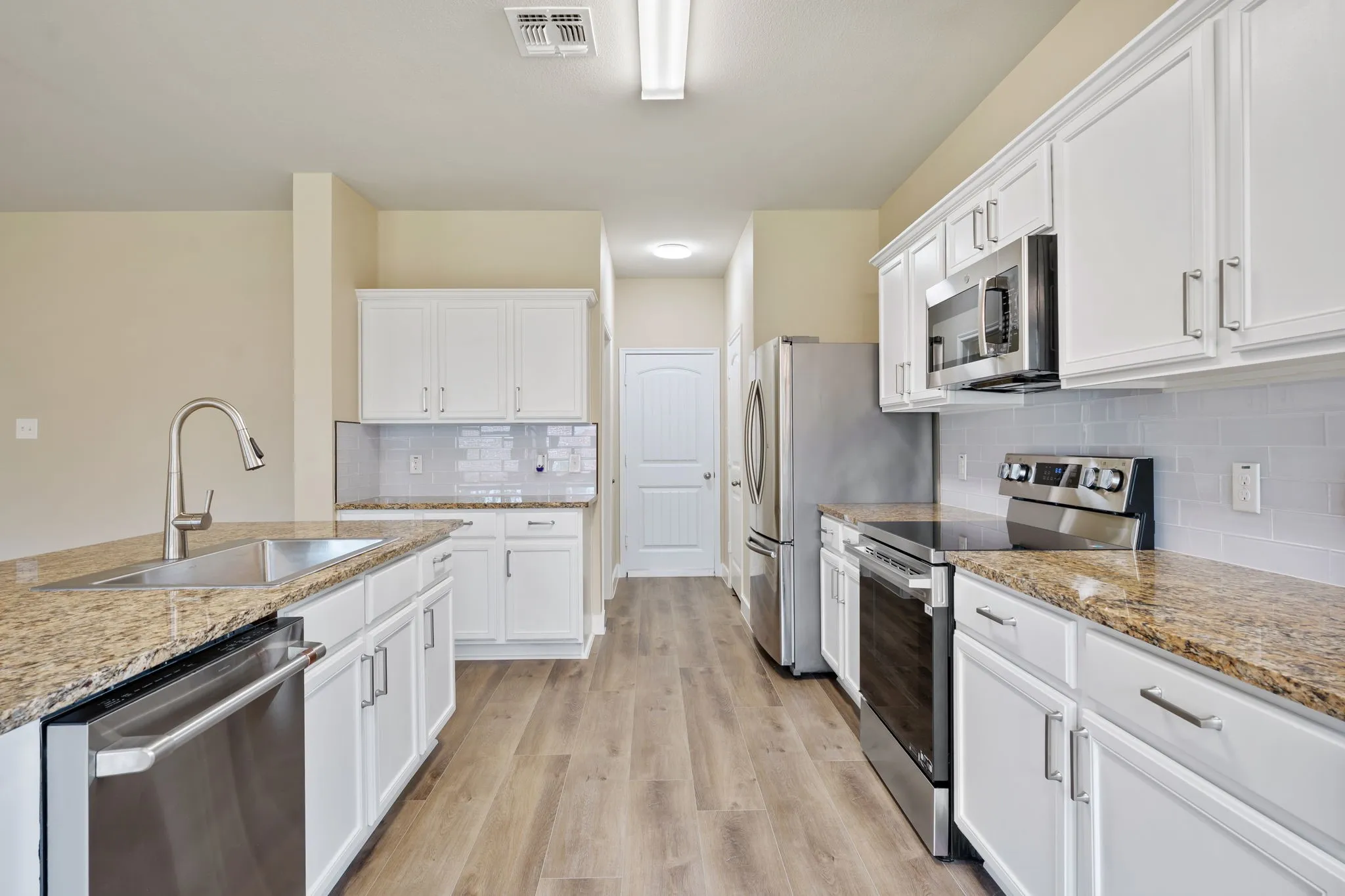 Single Family Residence For Sale in Collin County , 1306 Cedar Hollow Drive, Princeton, Texas 75407, 5 Bedroom, 3 Bathroom, 2 Garage spaces, 2,594 Sqft, built in 2016, mls#21294771, Real Estate Agent in Princeton, Homes For Sale in Collin county, Homes For Sale in Princeton, Realtor in Princeton Texas, Real Estate Brokerage Independent Realty Texas, Luminita Cordes Realtor