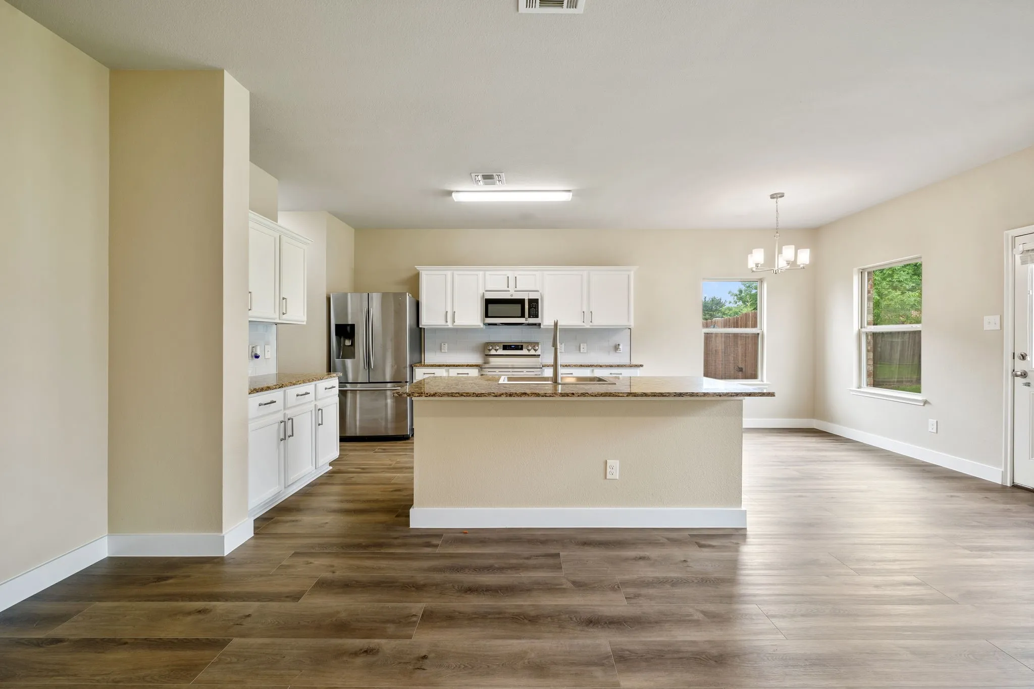 Single Family Residence For Sale in Collin County , 1306 Cedar Hollow Drive, Princeton, Texas 75407, 5 Bedroom, 3 Bathroom, 2 Garage spaces, 2,594 Sqft, built in 2016, mls#21294771, Real Estate Agent in Princeton, Homes For Sale in Collin county, Homes For Sale in Princeton, Realtor in Princeton Texas, Real Estate Brokerage Independent Realty Texas, Luminita Cordes Realtor