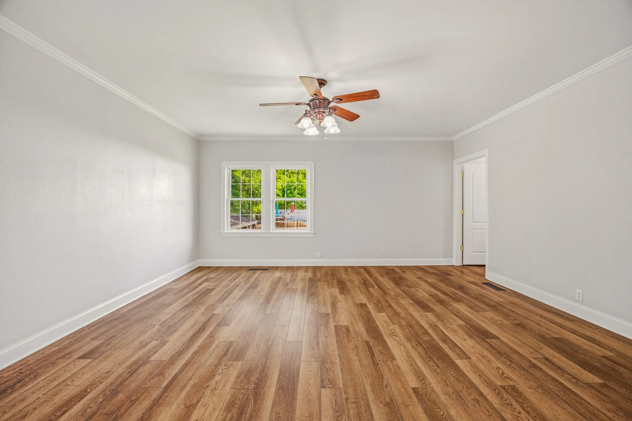 Single Family Residence For Sale in Young County , 816 Kentucky Street, Graham, Texas 76450, 4 Bedroom, 3 Bathroom, Garage spaces, 2,598 Sqft, built in 1950, mls#21293833, Real Estate Agent in Graham, Homes For Sale in Young county, Homes For Sale in Graham, Realtor in Graham Texas, Real Estate Brokerage Independent Realty Texas, Luminita Cordes Realtor