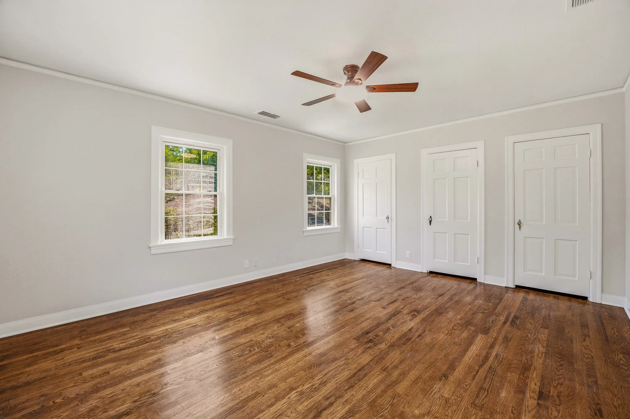 Single Family Residence For Sale in Young County , 816 Kentucky Street, Graham, Texas 76450, 4 Bedroom, 3 Bathroom, Garage spaces, 2,598 Sqft, built in 1950, mls#21293833, Real Estate Agent in Graham, Homes For Sale in Young county, Homes For Sale in Graham, Realtor in Graham Texas, Real Estate Brokerage Independent Realty Texas, Luminita Cordes Realtor