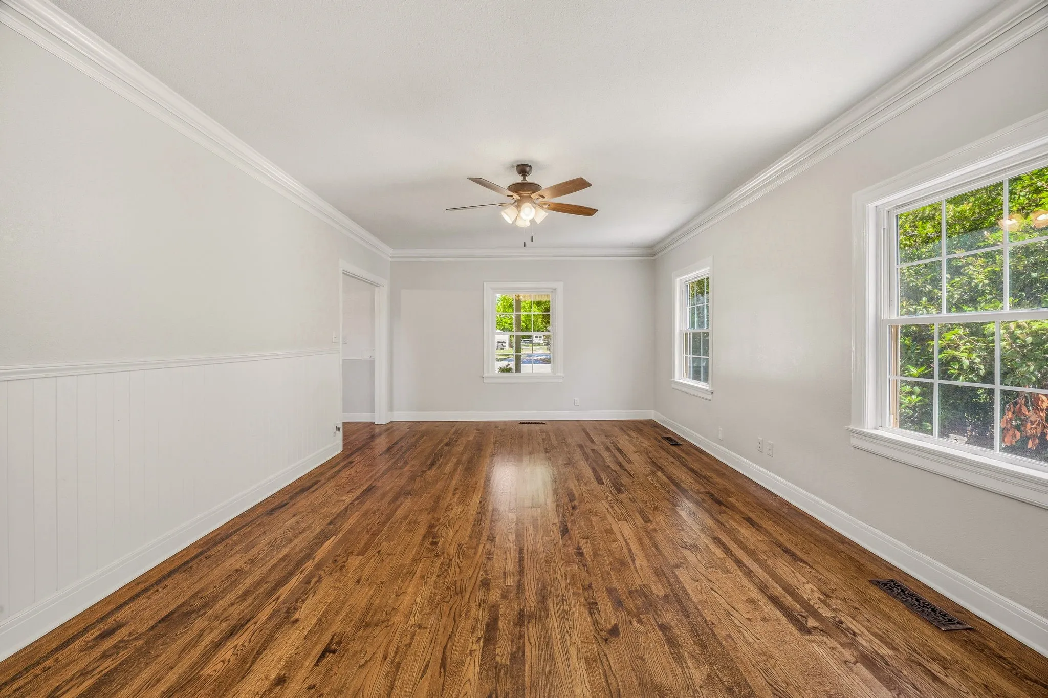 Single Family Residence For Sale in Young County , 816 Kentucky Street, Graham, Texas 76450, 4 Bedroom, 3 Bathroom, Garage spaces, 2,598 Sqft, built in 1950, mls#21293833, Real Estate Agent in Graham, Homes For Sale in Young county, Homes For Sale in Graham, Realtor in Graham Texas, Real Estate Brokerage Independent Realty Texas, Luminita Cordes Realtor