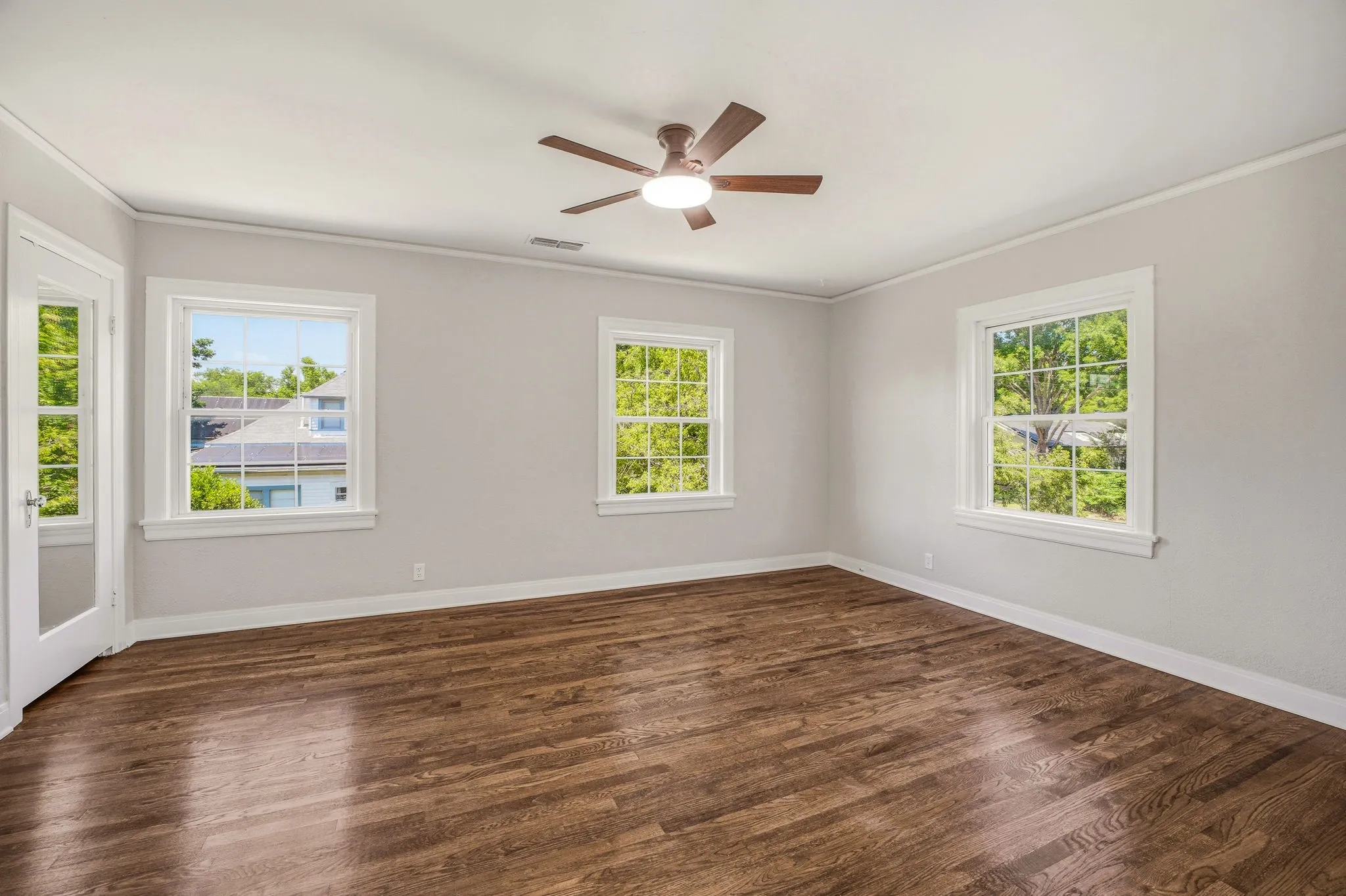 Single Family Residence For Sale in Young County , 816 Kentucky Street, Graham, Texas 76450, 4 Bedroom, 3 Bathroom, Garage spaces, 2,598 Sqft, built in 1950, mls#21293833, Real Estate Agent in Graham, Homes For Sale in Young county, Homes For Sale in Graham, Realtor in Graham Texas, Real Estate Brokerage Independent Realty Texas, Luminita Cordes Realtor