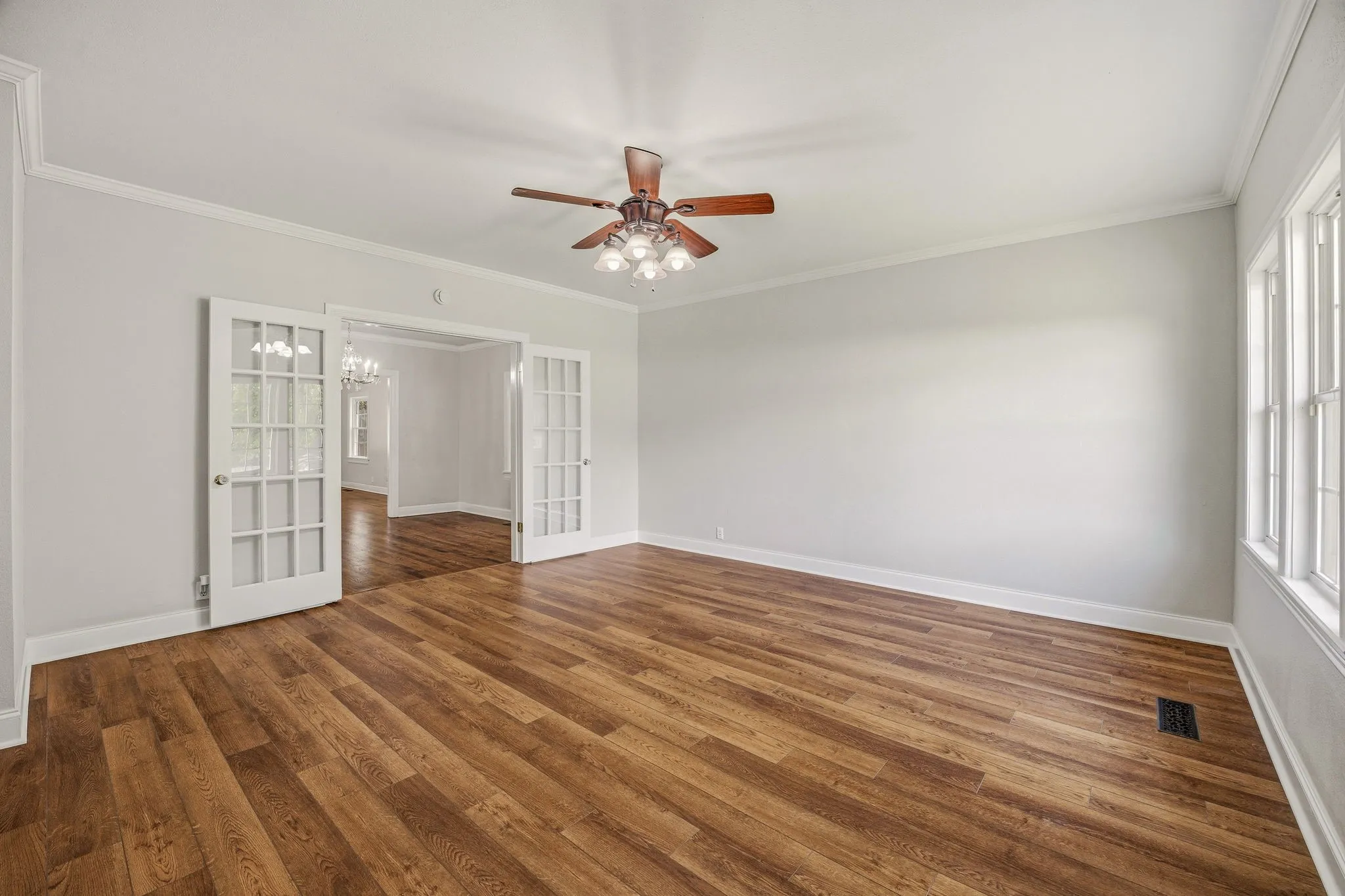 Single Family Residence For Sale in Young County , 816 Kentucky Street, Graham, Texas 76450, 4 Bedroom, 3 Bathroom, Garage spaces, 2,598 Sqft, built in 1950, mls#21293833, Real Estate Agent in Graham, Homes For Sale in Young county, Homes For Sale in Graham, Realtor in Graham Texas, Real Estate Brokerage Independent Realty Texas, Luminita Cordes Realtor