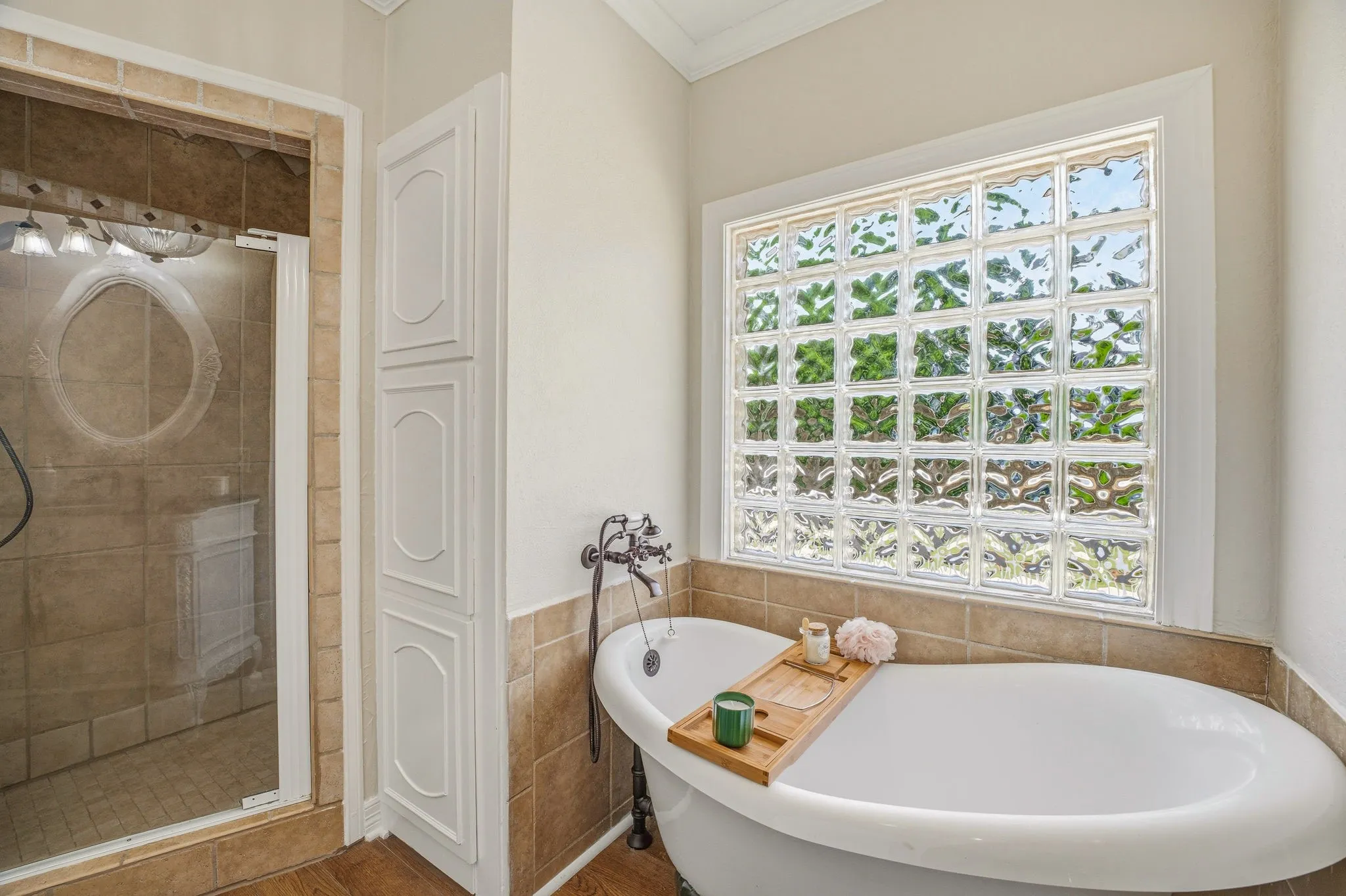 Single Family Residence For Sale in Young County , 816 Kentucky Street, Graham, Texas 76450, 4 Bedroom, 3 Bathroom, Garage spaces, 2,598 Sqft, built in 1950, mls#21293833, Real Estate Agent in Graham, Homes For Sale in Young county, Homes For Sale in Graham, Realtor in Graham Texas, Real Estate Brokerage Independent Realty Texas, Luminita Cordes Realtor