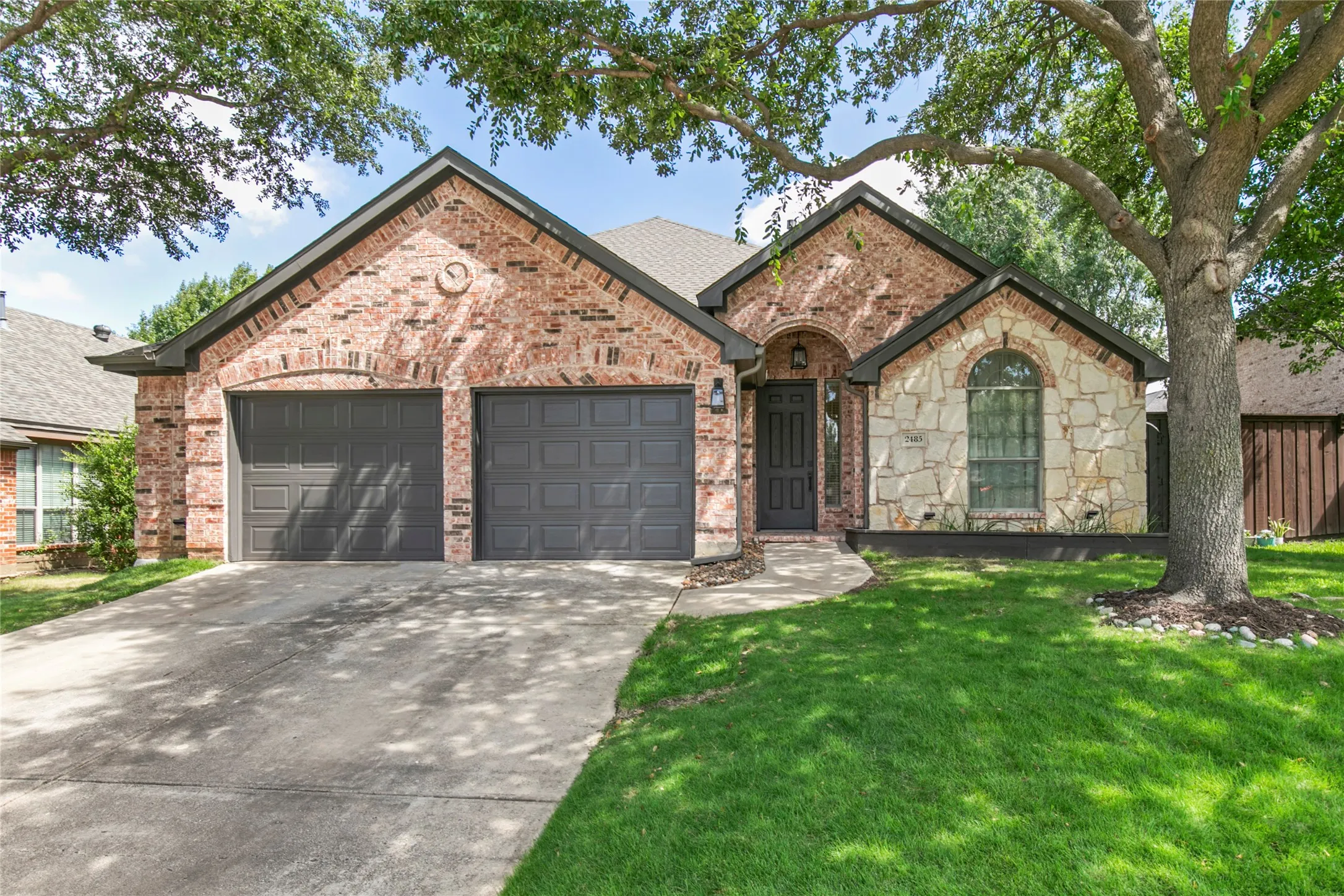 Single Family Residence For Sale in Denton County , 2485 Yuma Drive, Little Elm, Texas 75068, 4 Bedroom, 3 Bathroom, 2 Garage spaces, 2,583 Sqft, built in 2005, mls#21290617, Real Estate Agent in Little Elm, Homes For Sale in Denton county, Homes For Sale in Little Elm, Realtor in Little Elm Texas, Real Estate Brokerage Independent Realty Texas, Luminita Cordes Realtor