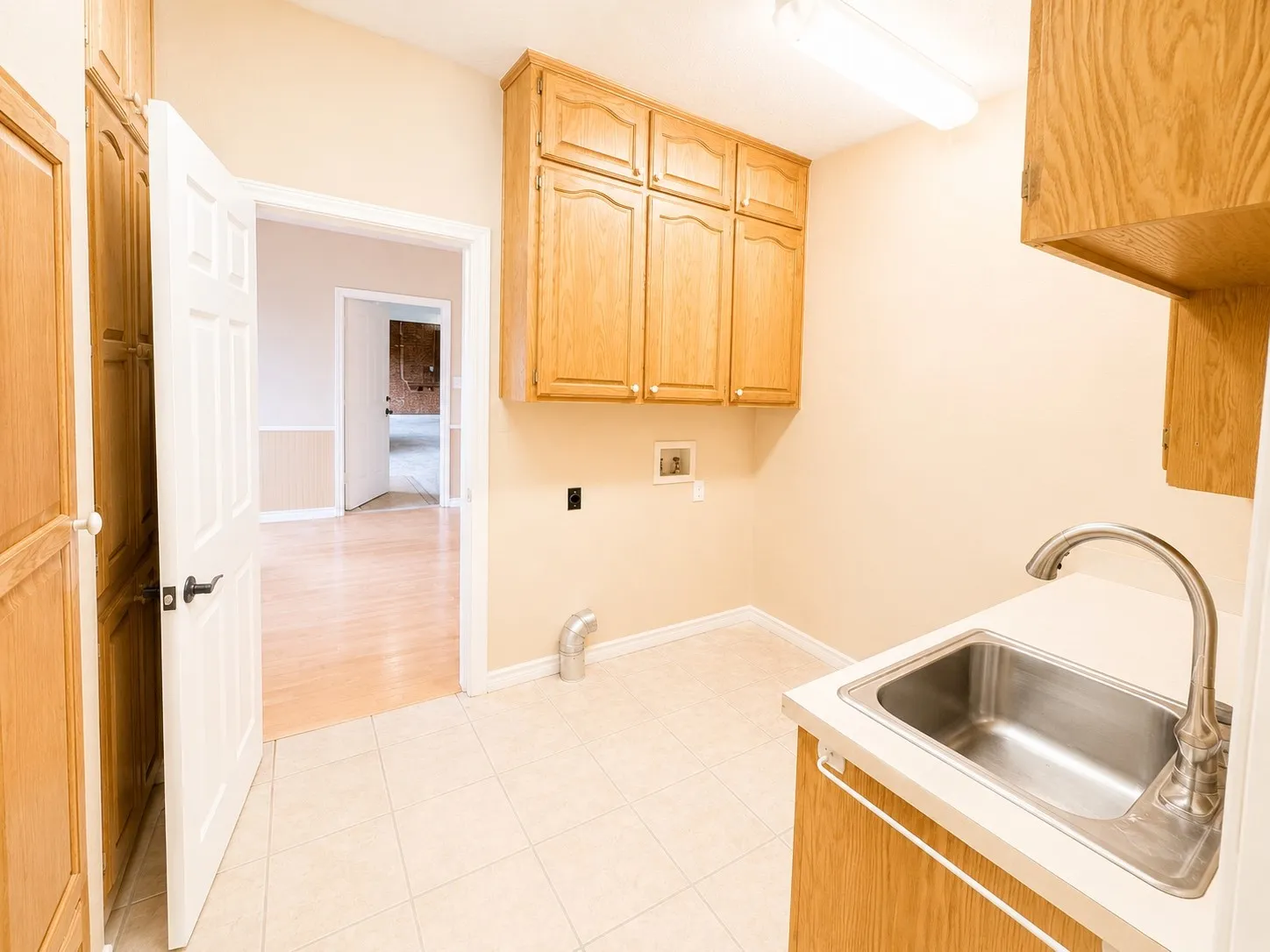 Farm For Sale in Fannin County , 4832 N State Highway 78, Bonham, Texas 75418, 3 Bedroom, 2 Bathroom, 2 Garage spaces, 2,840 Sqft, built in 1994, mls#21294818, Real Estate Agent in Bonham, Homes For Sale in Fannin county, Homes For Sale in Bonham, Realtor in Bonham Texas, Real Estate Brokerage Independent Realty Texas, Luminita Cordes Realtor
