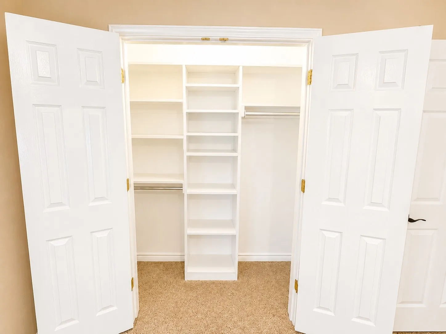 br 2 closet