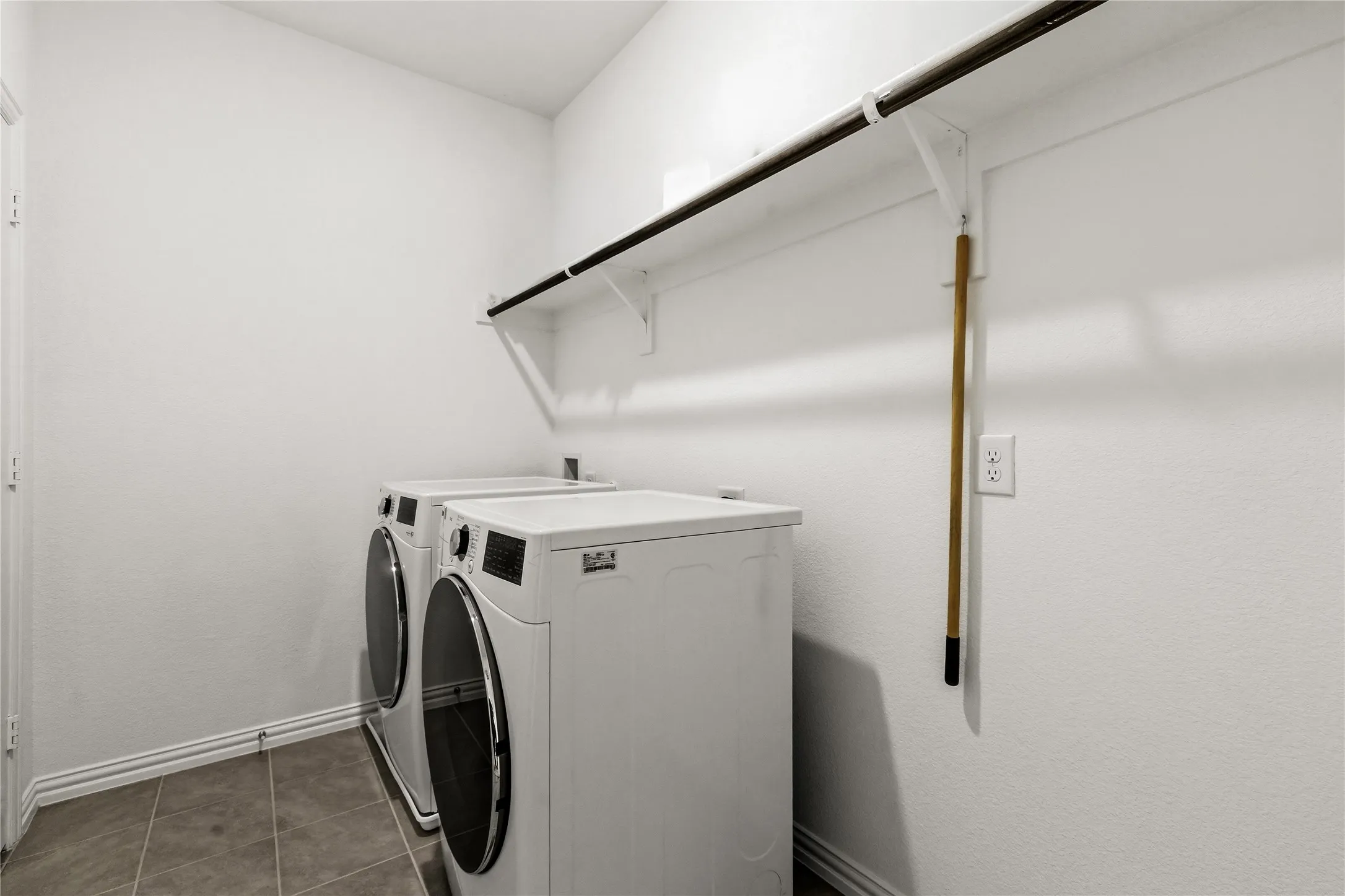 Townhouse For Rent in Dallas County , 3216 Midnight Drive, Sachse, Texas 75048, 3 Bedrooms, 3 Bathrooms, 2 Garage spaces, 1,950 Sqft, built in 2021, Price $2,550, mls#21294803, Real Estate Agent in Sachse, Homes For Rent in Dallas county, Homes For Rent in Sachse, Realtor in Sachse Texas, Real Estate Brokerage Independent Realty Texas, Luminita Cordes Realtor