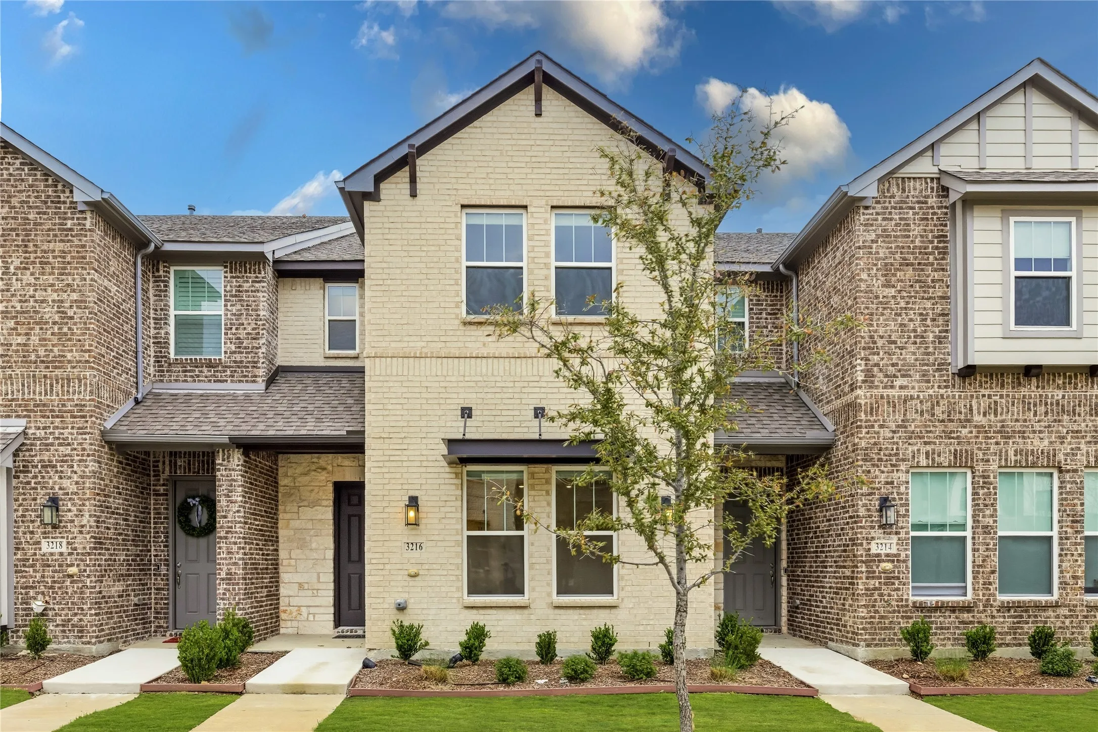 Townhouse For Rent in Dallas County , 3216 Midnight Drive, Sachse, Texas 75048, 3 Bedrooms, 3 Bathrooms, 2 Garage spaces, 1,950 Sqft, built in 2021, Price $2,550, mls#21294803, Real Estate Agent in Sachse, Homes For Rent in Dallas county, Homes For Rent in Sachse, Realtor in Sachse Texas, Real Estate Brokerage Independent Realty Texas, Luminita Cordes Realtor