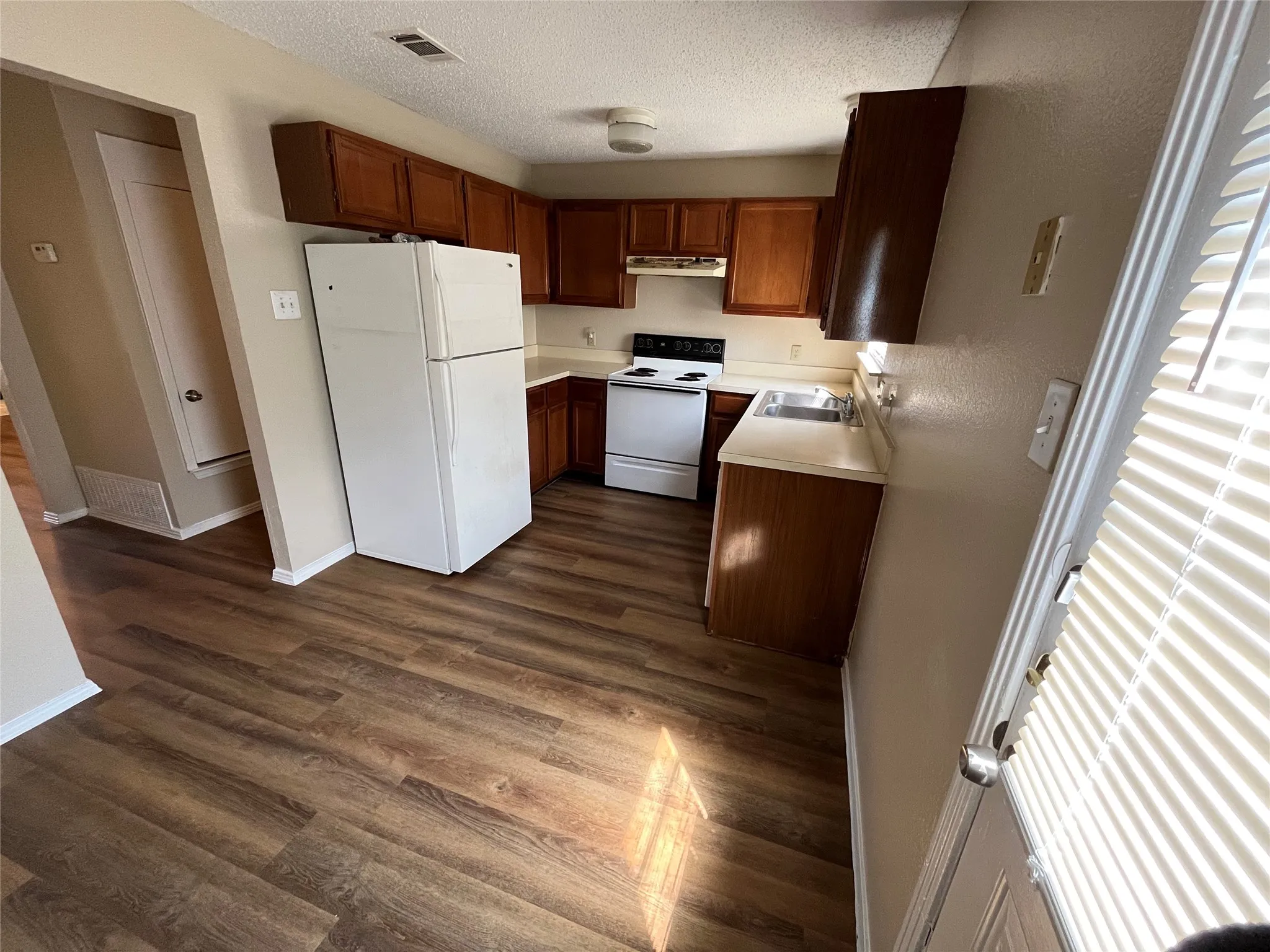 Quadruplex For Sale in Tarrant County , 5909 SHADYDELL Drive, Fort Worth, Texas 76135, 8 Bedroom, 8 Bathroom, Garage spaces, 0 Sqft, built in 1985, mls#21294849, Real Estate Agent in Fort Worth, Homes For Sale in Tarrant county, Homes For Sale in Fort Worth, Realtor in Fort Worth Texas, Real Estate Brokerage Independent Realty Texas, Luminita Cordes Realtor