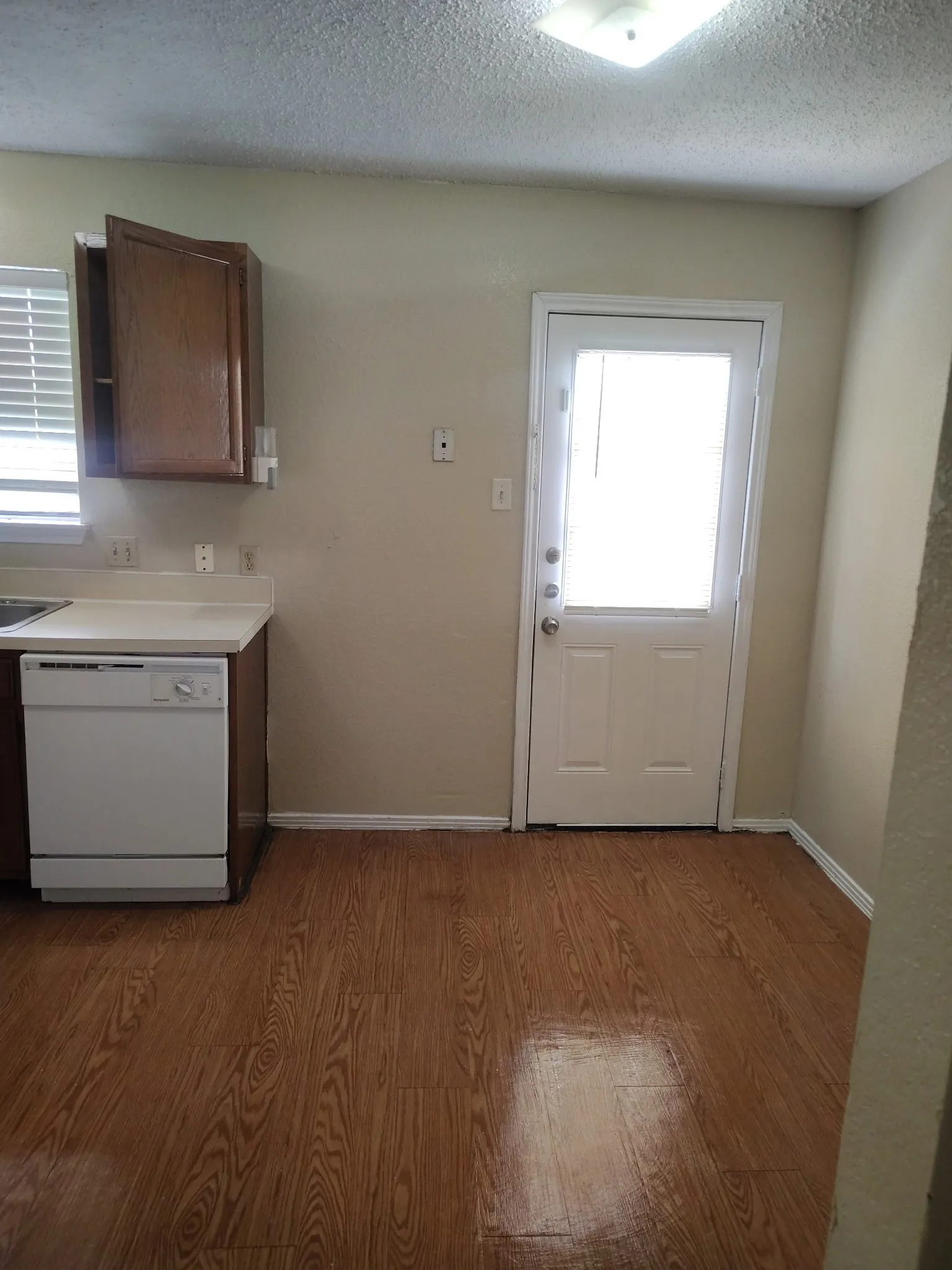 Quadruplex For Sale in Tarrant County , 5909 SHADYDELL Drive, Fort Worth, Texas 76135, 8 Bedroom, 8 Bathroom, Garage spaces, 0 Sqft, built in 1985, mls#21294849, Real Estate Agent in Fort Worth, Homes For Sale in Tarrant county, Homes For Sale in Fort Worth, Realtor in Fort Worth Texas, Real Estate Brokerage Independent Realty Texas, Luminita Cordes Realtor