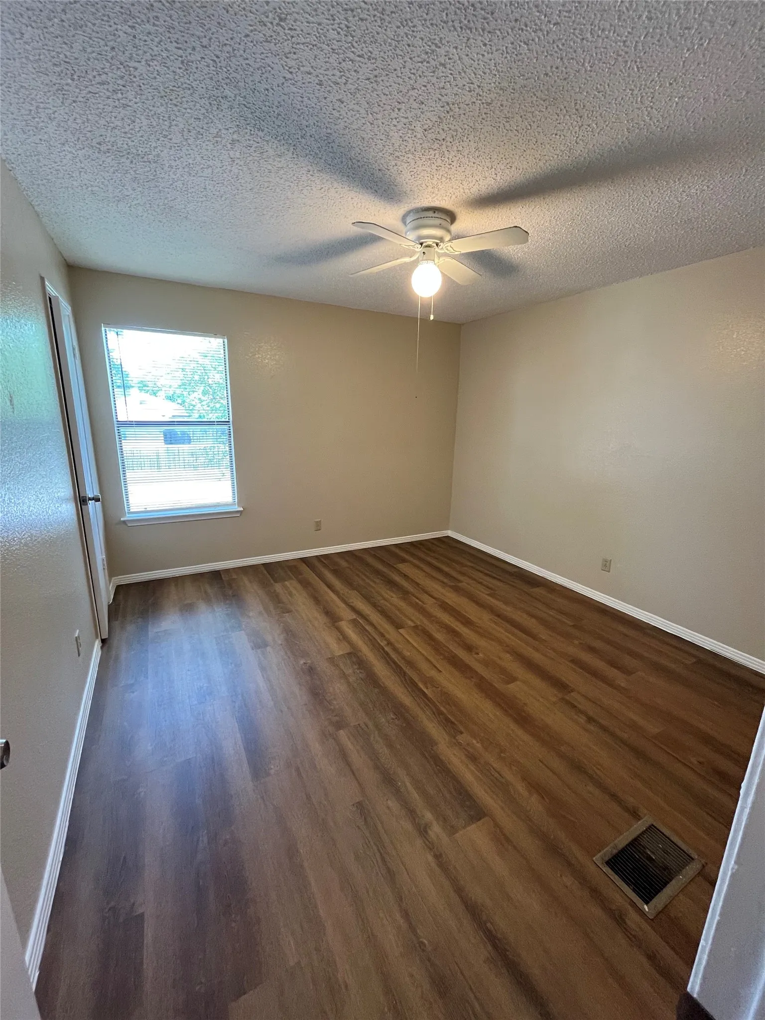 Quadruplex For Sale in Tarrant County , 5909 SHADYDELL Drive, Fort Worth, Texas 76135, 8 Bedroom, 8 Bathroom, Garage spaces, 0 Sqft, built in 1985, mls#21294849, Real Estate Agent in Fort Worth, Homes For Sale in Tarrant county, Homes For Sale in Fort Worth, Realtor in Fort Worth Texas, Real Estate Brokerage Independent Realty Texas, Luminita Cordes Realtor