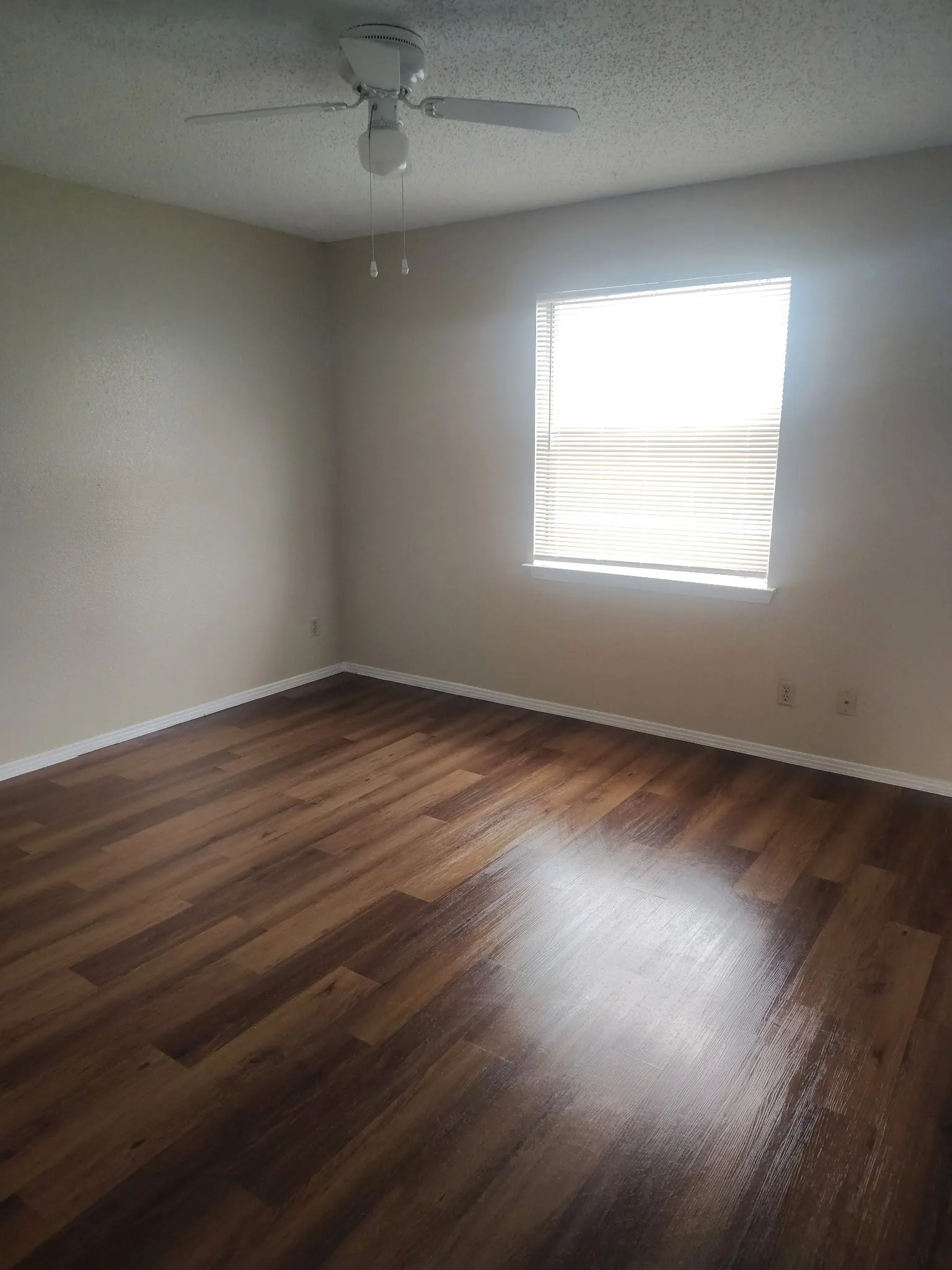 Quadruplex For Sale in Tarrant County , 5909 SHADYDELL Drive, Fort Worth, Texas 76135, 8 Bedroom, 8 Bathroom, Garage spaces, 0 Sqft, built in 1985, mls#21294849, Real Estate Agent in Fort Worth, Homes For Sale in Tarrant county, Homes For Sale in Fort Worth, Realtor in Fort Worth Texas, Real Estate Brokerage Independent Realty Texas, Luminita Cordes Realtor