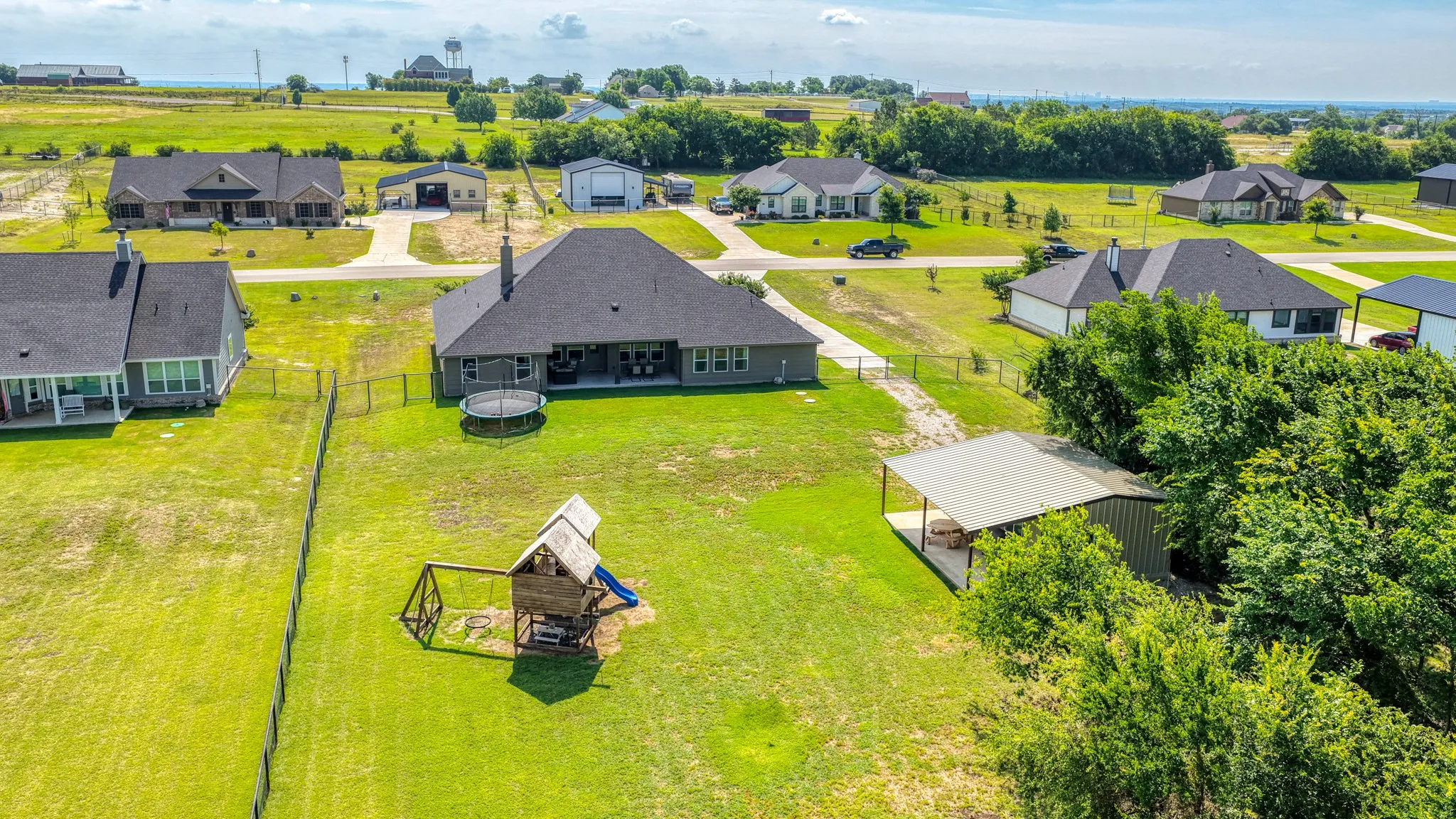 Single Family Residence For Sale in Parker County , 1021 Boulder Road, Weatherford, Texas 76085, 4 Bedroom, 3 Bathroom, 3 Garage spaces, 2,734 Sqft, built in 2020, mls#21294274, Real Estate Agent in Weatherford, Homes For Sale in Parker county, Homes For Sale in Weatherford, Realtor in Weatherford Texas, Real Estate Brokerage Independent Realty Texas, Luminita Cordes Realtor