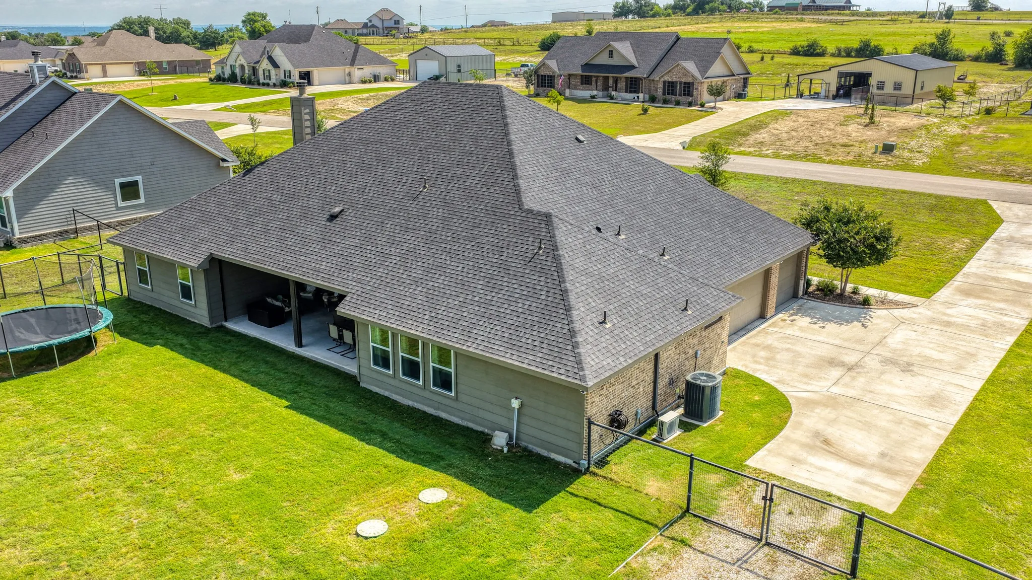 Single Family Residence For Sale in Parker County , 1021 Boulder Road, Weatherford, Texas 76085, 4 Bedroom, 3 Bathroom, 3 Garage spaces, 2,734 Sqft, built in 2020, mls#21294274, Real Estate Agent in Weatherford, Homes For Sale in Parker county, Homes For Sale in Weatherford, Realtor in Weatherford Texas, Real Estate Brokerage Independent Realty Texas, Luminita Cordes Realtor