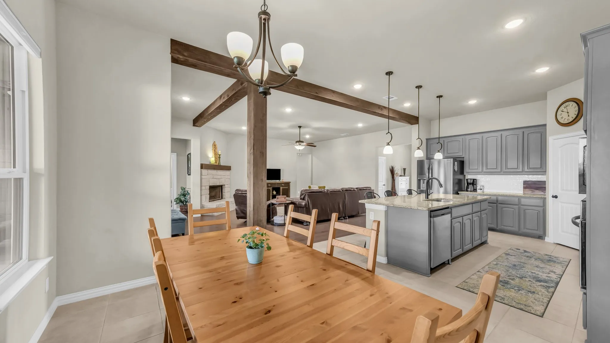 Single Family Residence For Sale in Parker County , 1021 Boulder Road, Weatherford, Texas 76085, 4 Bedroom, 3 Bathroom, 3 Garage spaces, 2,734 Sqft, built in 2020, mls#21294274, Real Estate Agent in Weatherford, Homes For Sale in Parker county, Homes For Sale in Weatherford, Realtor in Weatherford Texas, Real Estate Brokerage Independent Realty Texas, Luminita Cordes Realtor