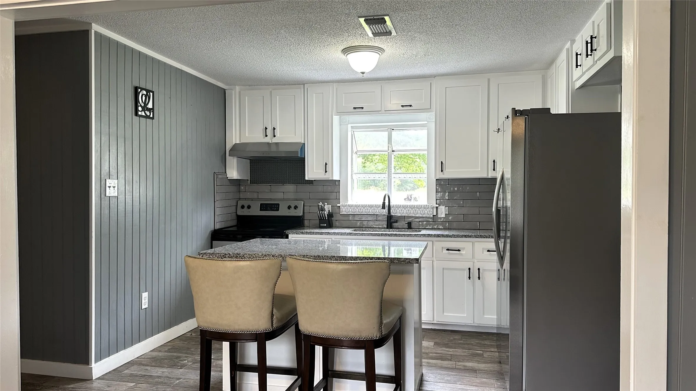 Single Family Residence For Rent in Rains County , 1543 Rs County Road 2570, Alba, Texas 75410, 3 Bedroom, 1 Bathroom, Garage spaces, 1,440 Sqft, built in 1963, Price $1,800, mls#21293690, Real Estate Agent in Alba, Homes For Rent in Rains county, Homes For Rent in Alba, Realtor in Alba Texas, Real Estate Brokerage Independent Realty Texas, Luminita Cordes Realtor