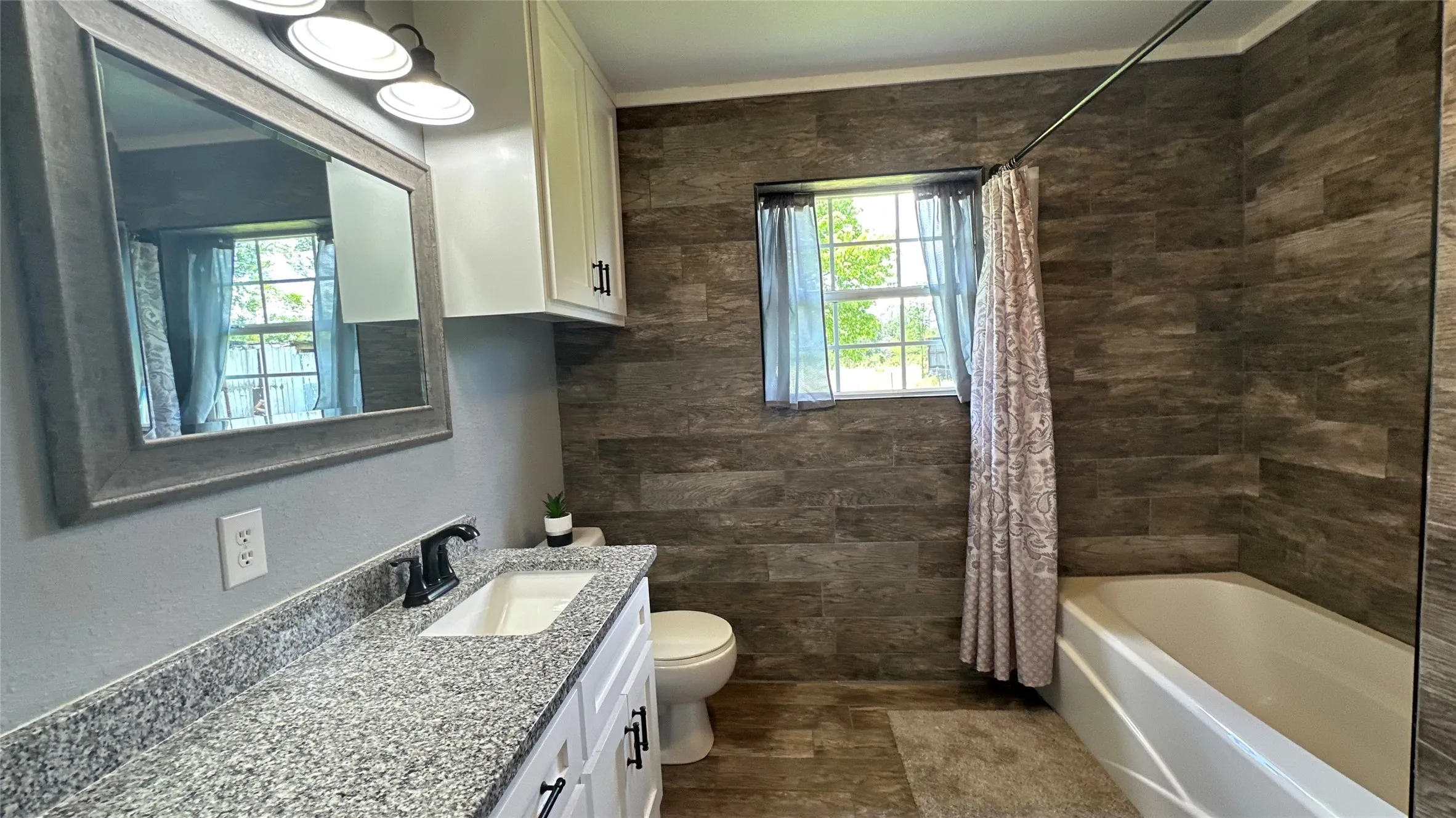 Single Family Residence For Rent in Rains County , 1543 Rs County Road 2570, Alba, Texas 75410, 3 Bedroom, 1 Bathroom, Garage spaces, 1,440 Sqft, built in 1963, Price $1,800, mls#21293690, Real Estate Agent in Alba, Homes For Rent in Rains county, Homes For Rent in Alba, Realtor in Alba Texas, Real Estate Brokerage Independent Realty Texas, Luminita Cordes Realtor