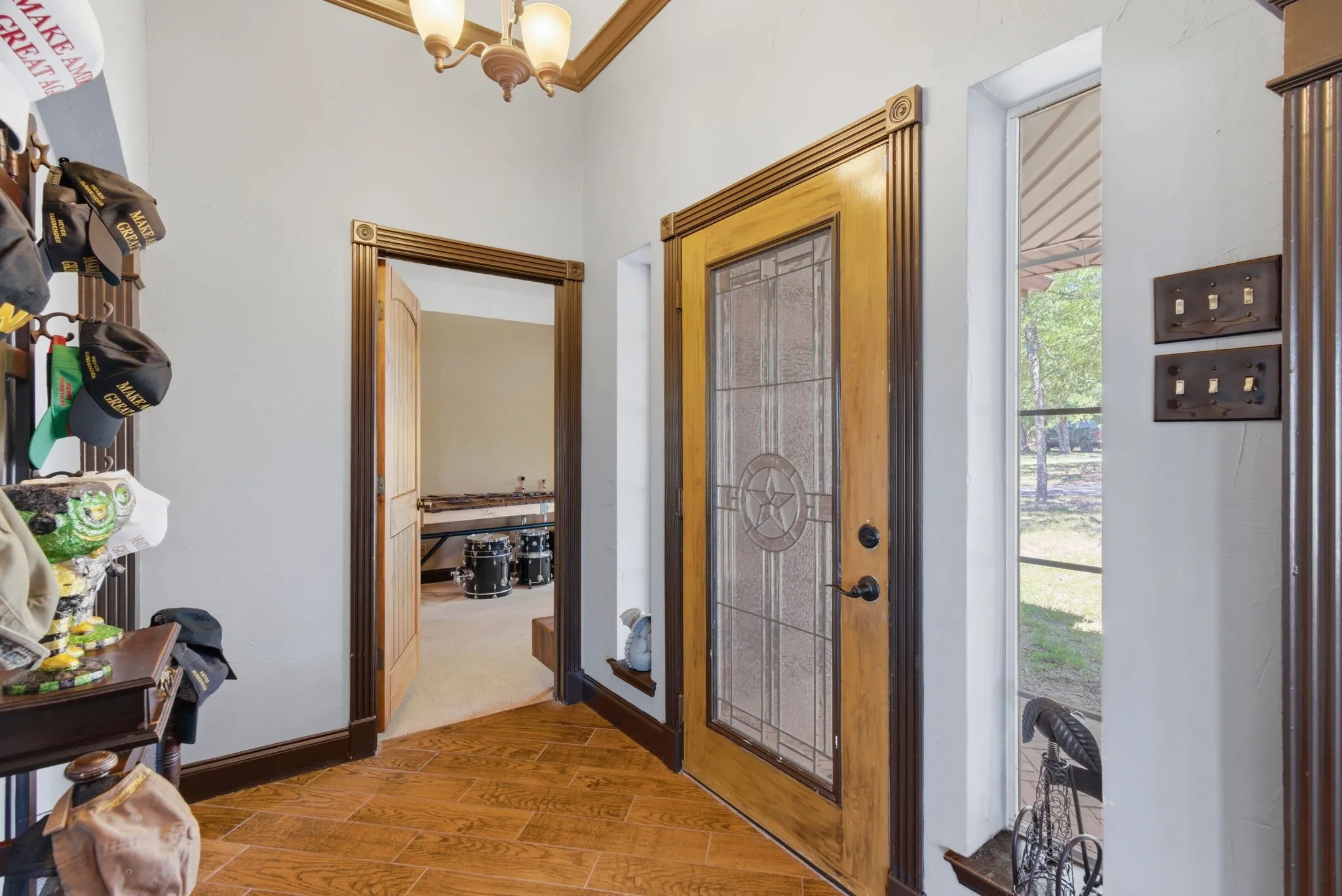 Front foyer  - Texas Styled!
