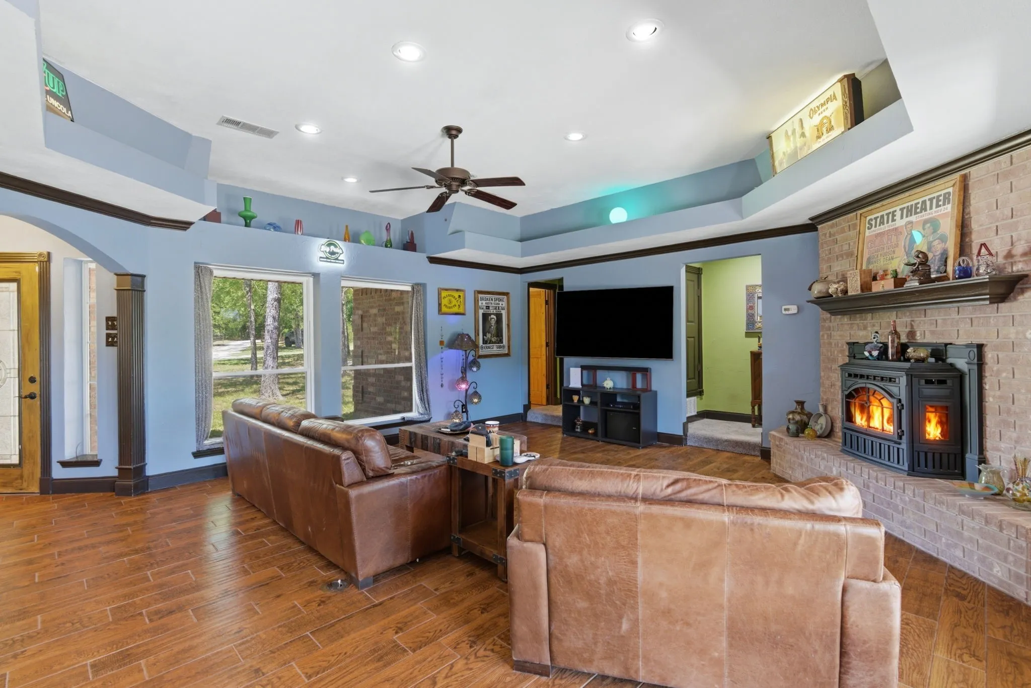 Spacious and bright living area.