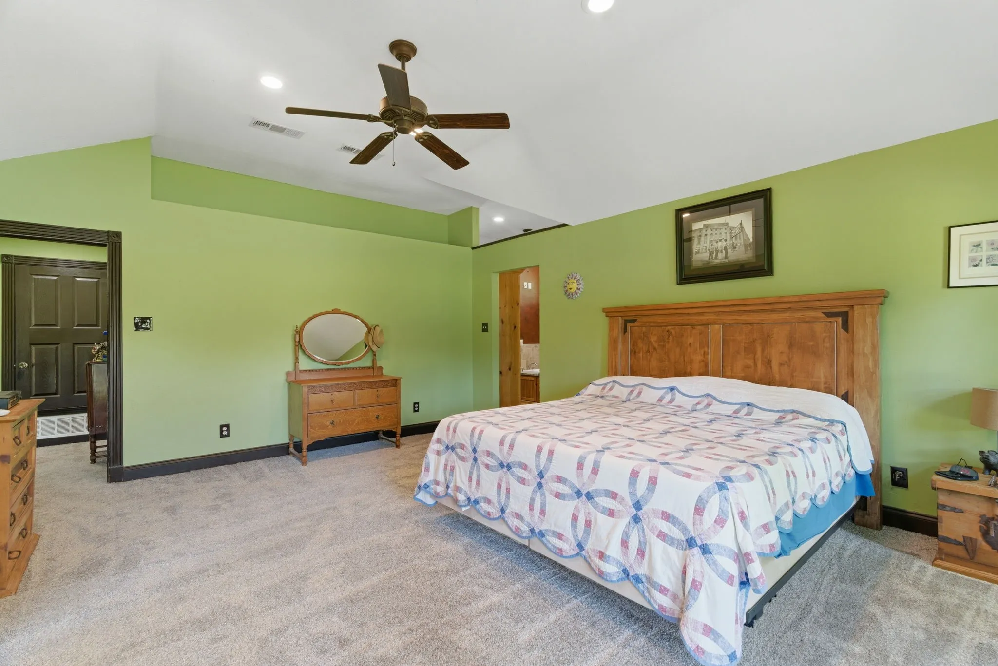 Primary suite