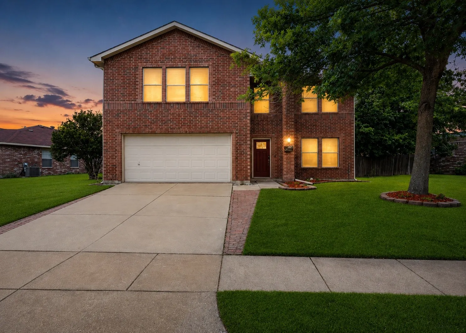 Single Family Residence For Sale in Denton County , 2405 Chestnut Drive, Little Elm, Texas 75068, 5 Bedroom, 3 Bathroom, 2 Garage spaces, 3,448 Sqft, built in 2001, mls#21288820, Real Estate Agent in Little Elm, Homes For Sale in Denton county, Homes For Sale in Little Elm, Realtor in Little Elm Texas, Real Estate Brokerage Independent Realty Texas, Luminita Cordes Realtor