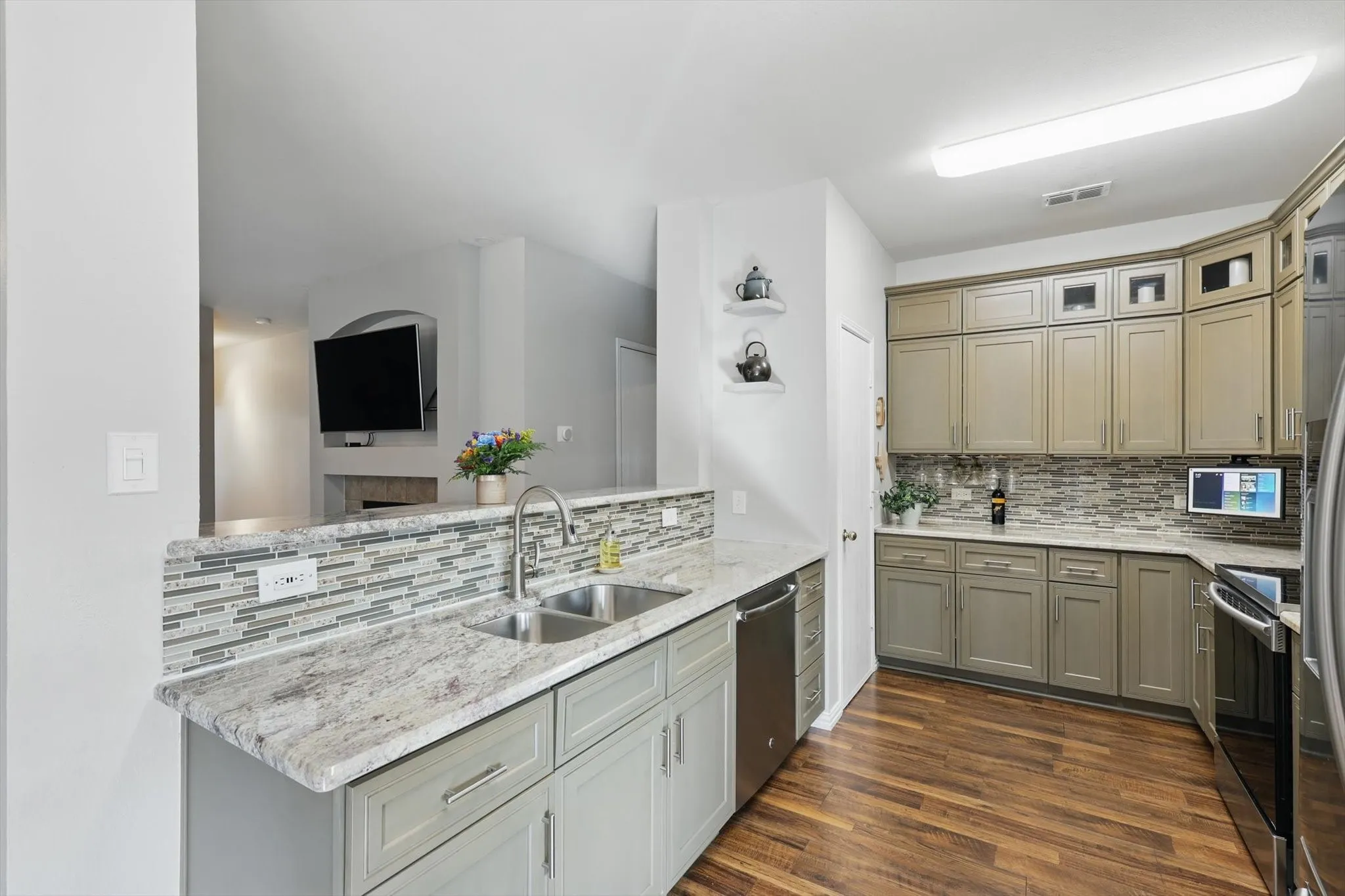 Single Family Residence For Sale in Denton County , 1816 Marble Cove Lane, Denton, Texas 76210, 3 Bedroom, 2 Bathroom, 2 Garage spaces, 1,507 Sqft, built in 2001, mls#21294570, Real Estate Agent in Denton, Homes For Sale in Denton county, Homes For Sale in Denton, Realtor in Denton Texas, Real Estate Brokerage Independent Realty Texas, Luminita Cordes Realtor