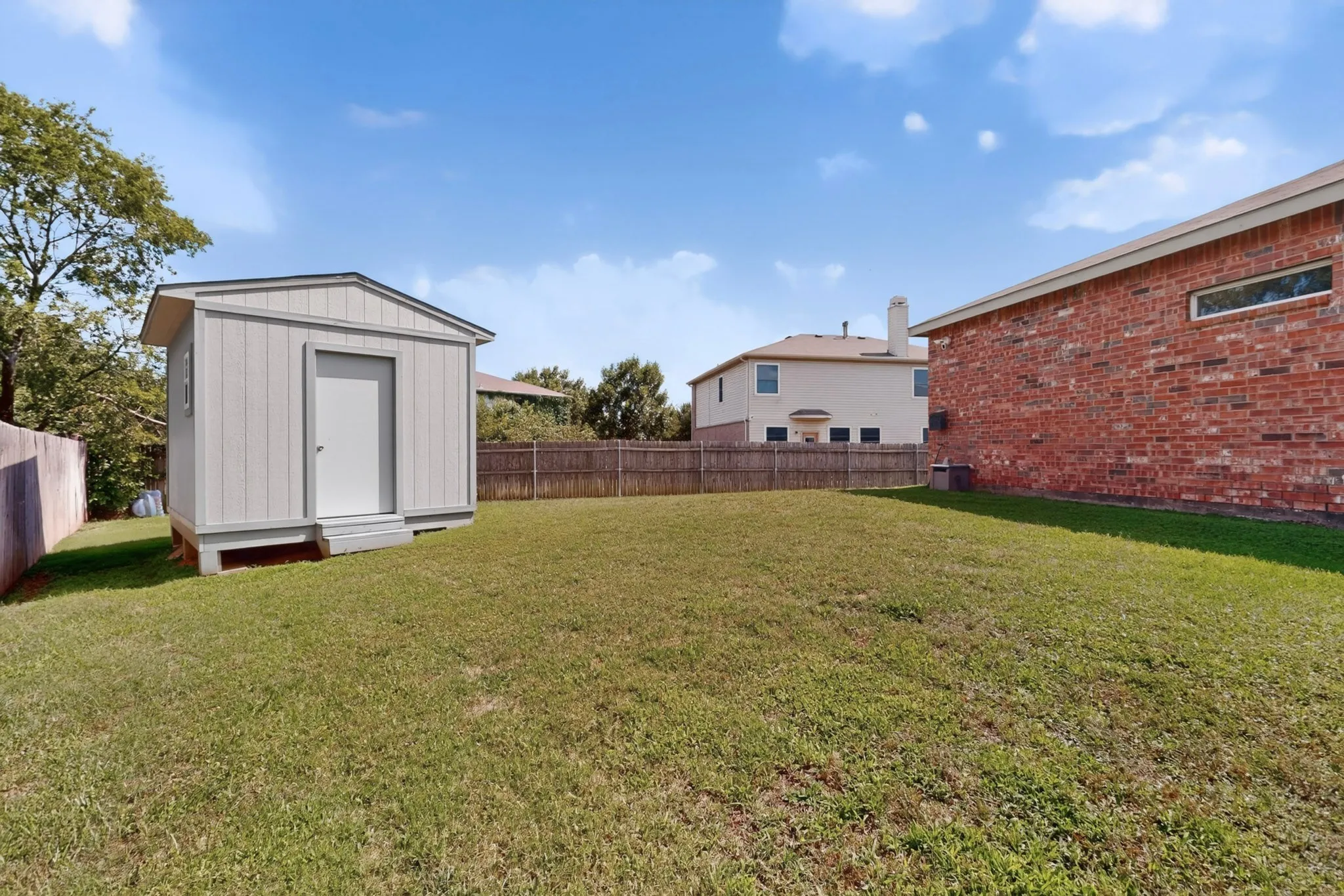 Single Family Residence For Sale in Denton County , 1816 Marble Cove Lane, Denton, Texas 76210, 3 Bedroom, 2 Bathroom, 2 Garage spaces, 1,507 Sqft, built in 2001, mls#21294570, Real Estate Agent in Denton, Homes For Sale in Denton county, Homes For Sale in Denton, Realtor in Denton Texas, Real Estate Brokerage Independent Realty Texas, Luminita Cordes Realtor