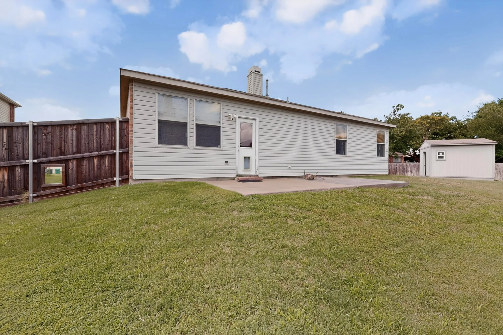 Single Family Residence For Sale in Denton County , 1816 Marble Cove Lane, Denton, Texas 76210, 3 Bedroom, 2 Bathroom, 2 Garage spaces, 1,507 Sqft, built in 2001, mls#21294570, Real Estate Agent in Denton, Homes For Sale in Denton county, Homes For Sale in Denton, Realtor in Denton Texas, Real Estate Brokerage Independent Realty Texas, Luminita Cordes Realtor