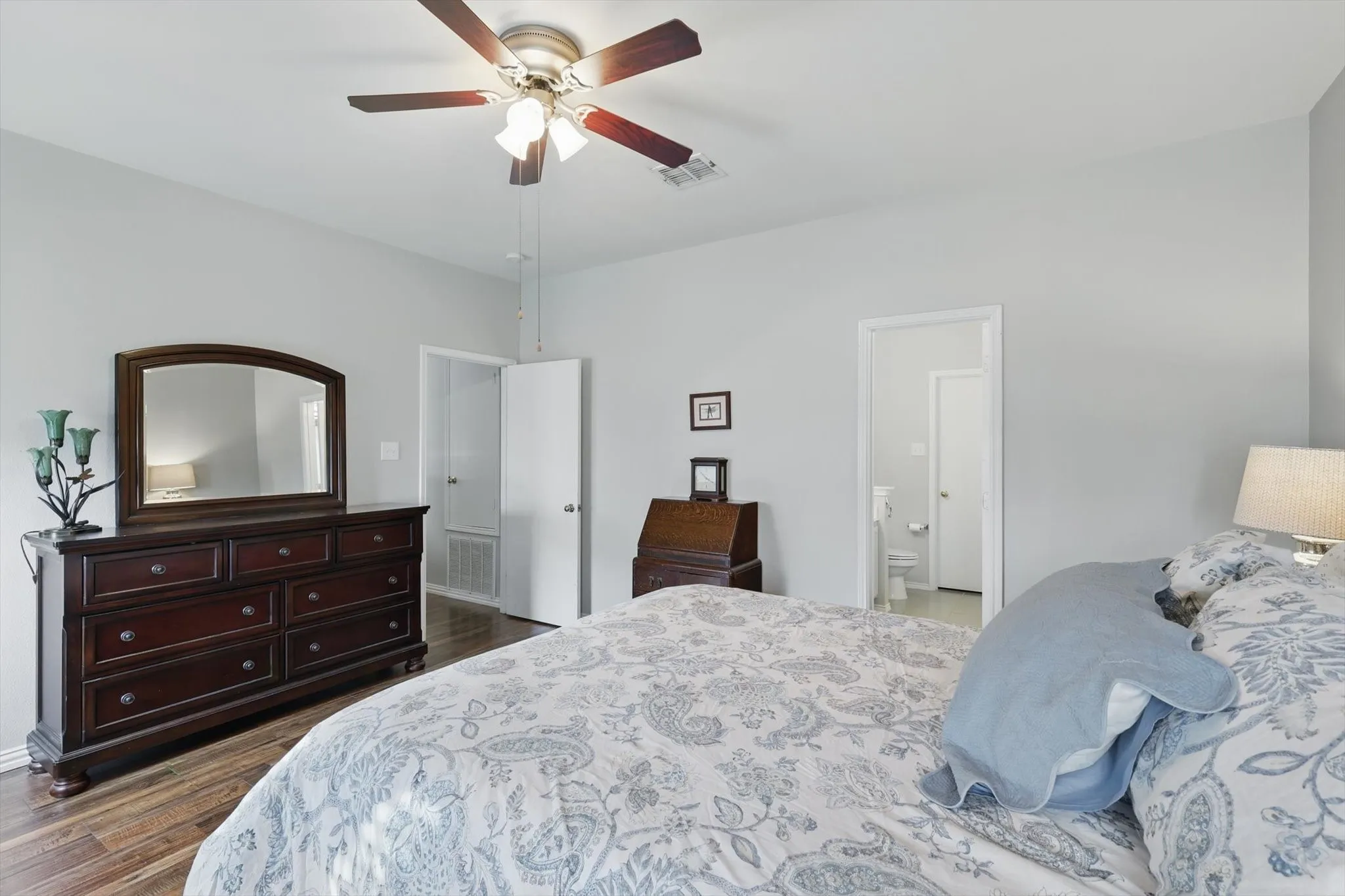 Single Family Residence For Sale in Denton County , 1816 Marble Cove Lane, Denton, Texas 76210, 3 Bedroom, 2 Bathroom, 2 Garage spaces, 1,507 Sqft, built in 2001, mls#21294570, Real Estate Agent in Denton, Homes For Sale in Denton county, Homes For Sale in Denton, Realtor in Denton Texas, Real Estate Brokerage Independent Realty Texas, Luminita Cordes Realtor