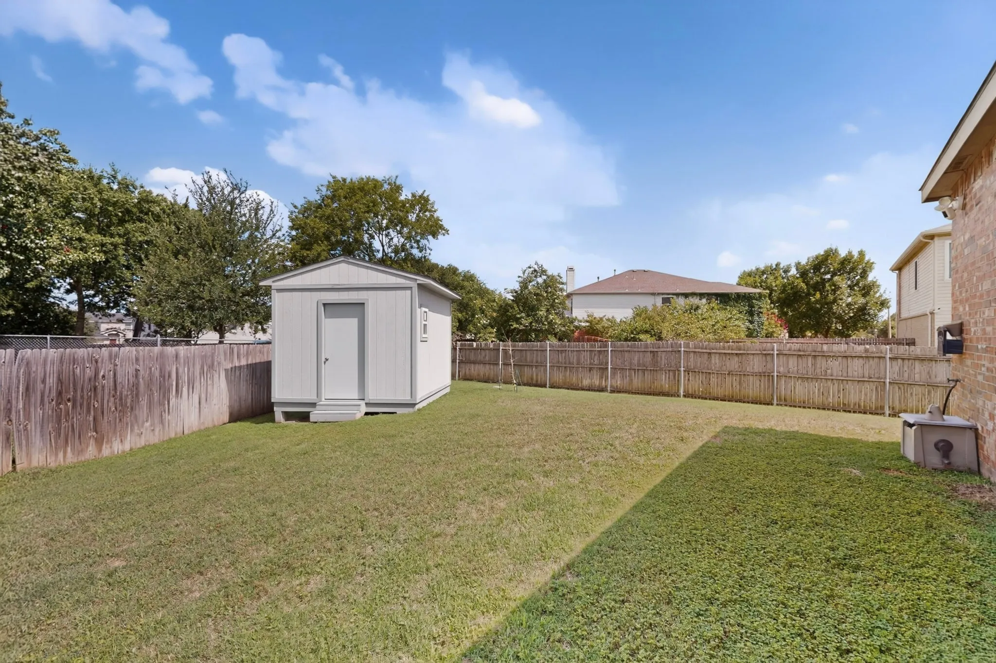 Single Family Residence For Sale in Denton County , 1816 Marble Cove Lane, Denton, Texas 76210, 3 Bedroom, 2 Bathroom, 2 Garage spaces, 1,507 Sqft, built in 2001, mls#21294570, Real Estate Agent in Denton, Homes For Sale in Denton county, Homes For Sale in Denton, Realtor in Denton Texas, Real Estate Brokerage Independent Realty Texas, Luminita Cordes Realtor