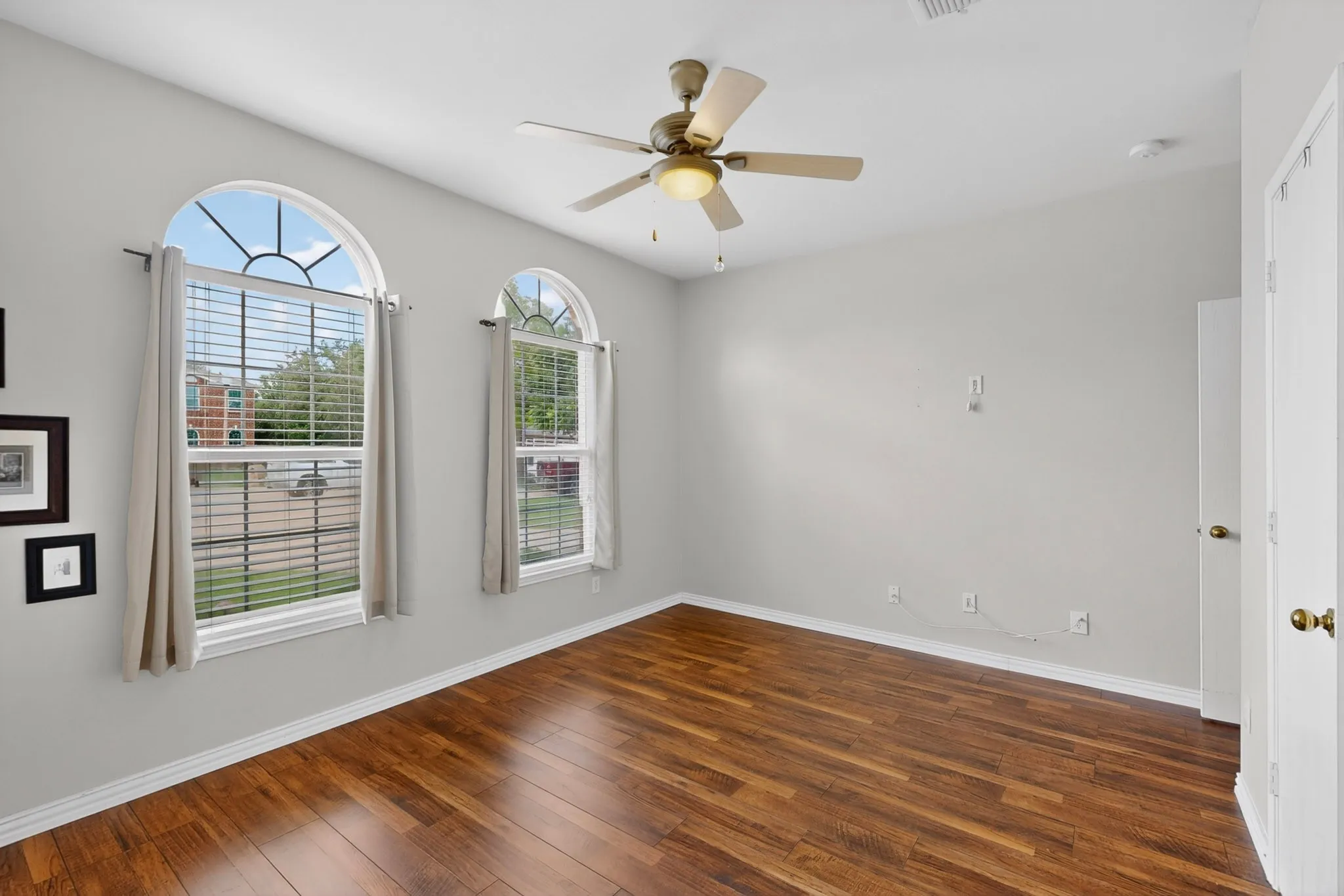 Single Family Residence For Sale in Denton County , 1816 Marble Cove Lane, Denton, Texas 76210, 3 Bedroom, 2 Bathroom, 2 Garage spaces, 1,507 Sqft, built in 2001, mls#21294570, Real Estate Agent in Denton, Homes For Sale in Denton county, Homes For Sale in Denton, Realtor in Denton Texas, Real Estate Brokerage Independent Realty Texas, Luminita Cordes Realtor