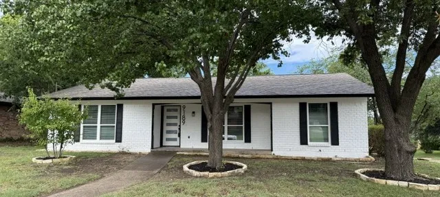 Single Family Residence For Sale in Collin County , 9189 Meadowcrest Street, Frisco, Texas 75033, 3 Bedroom, 2 Bathroom, 2 Garage spaces, 1,764 Sqft, built in 1970, mls#21294886, Real Estate Agent in Frisco, Homes For Sale in Collin county, Homes For Sale in Frisco, Realtor in Frisco Texas, Real Estate Brokerage Independent Realty Texas, Luminita Cordes Realtor