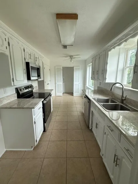 Single Family Residence For Sale in Collin County , 9189 Meadowcrest Street, Frisco, Texas 75033, 3 Bedroom, 2 Bathroom, 2 Garage spaces, 1,764 Sqft, built in 1970, mls#21294886, Real Estate Agent in Frisco, Homes For Sale in Collin county, Homes For Sale in Frisco, Realtor in Frisco Texas, Real Estate Brokerage Independent Realty Texas, Luminita Cordes Realtor