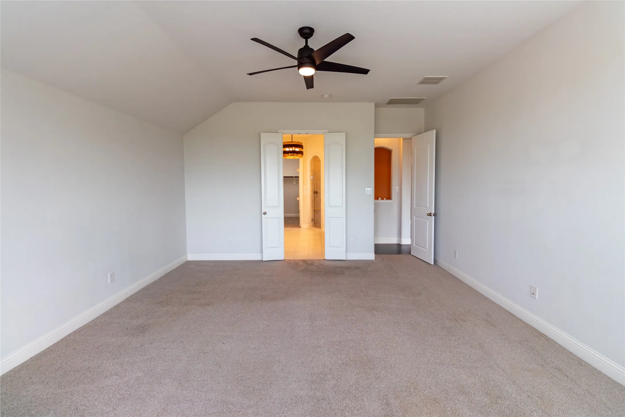 Single Family Residence For Rent in Denton County , 720 Field Crossing, Little Elm, Texas 76227, 3 Bedroom, 2 Bathroom, 2 Garage spaces, 1,930 Sqft, built in 2016, mls#21277462, Real Estate Agent in Little Elm, Homes For Rent in Denton county, Homes For Rent in Little Elm, Realtor in Little Elm Texas, Real Estate Brokerage Independent Realty Texas, Luminita Cordes Realtor