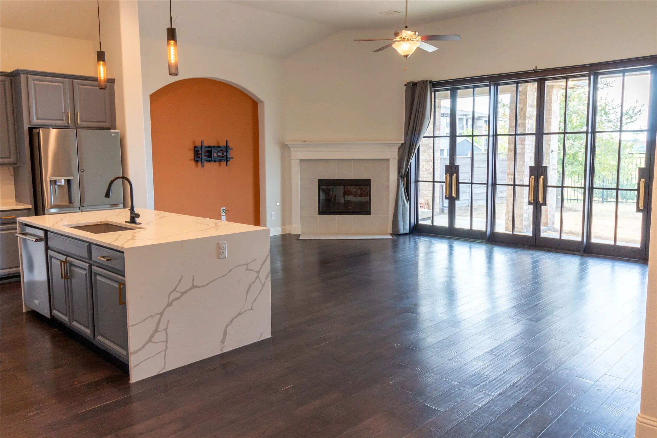 Single Family Residence For Rent in Denton County , 720 Field Crossing, Little Elm, Texas 76227, 3 Bedroom, 2 Bathroom, 2 Garage spaces, 1,930 Sqft, built in 2016, mls#21277462, Real Estate Agent in Little Elm, Homes For Rent in Denton county, Homes For Rent in Little Elm, Realtor in Little Elm Texas, Real Estate Brokerage Independent Realty Texas, Luminita Cordes Realtor