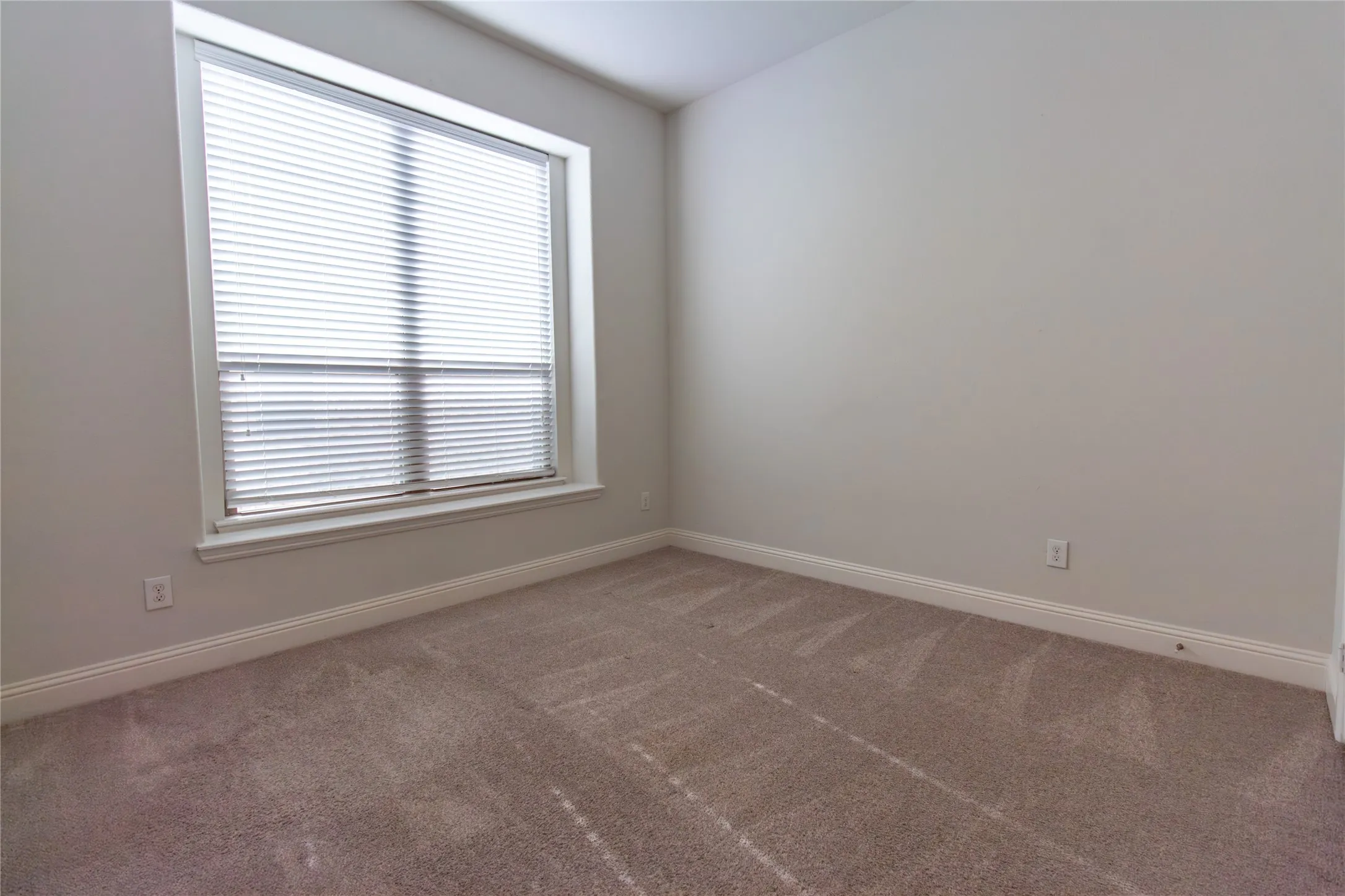 Single Family Residence For Rent in Denton County , 720 Field Crossing, Little Elm, Texas 76227, 3 Bedroom, 2 Bathroom, 2 Garage spaces, 1,930 Sqft, built in 2016, mls#21277462, Real Estate Agent in Little Elm, Homes For Rent in Denton county, Homes For Rent in Little Elm, Realtor in Little Elm Texas, Real Estate Brokerage Independent Realty Texas, Luminita Cordes Realtor
