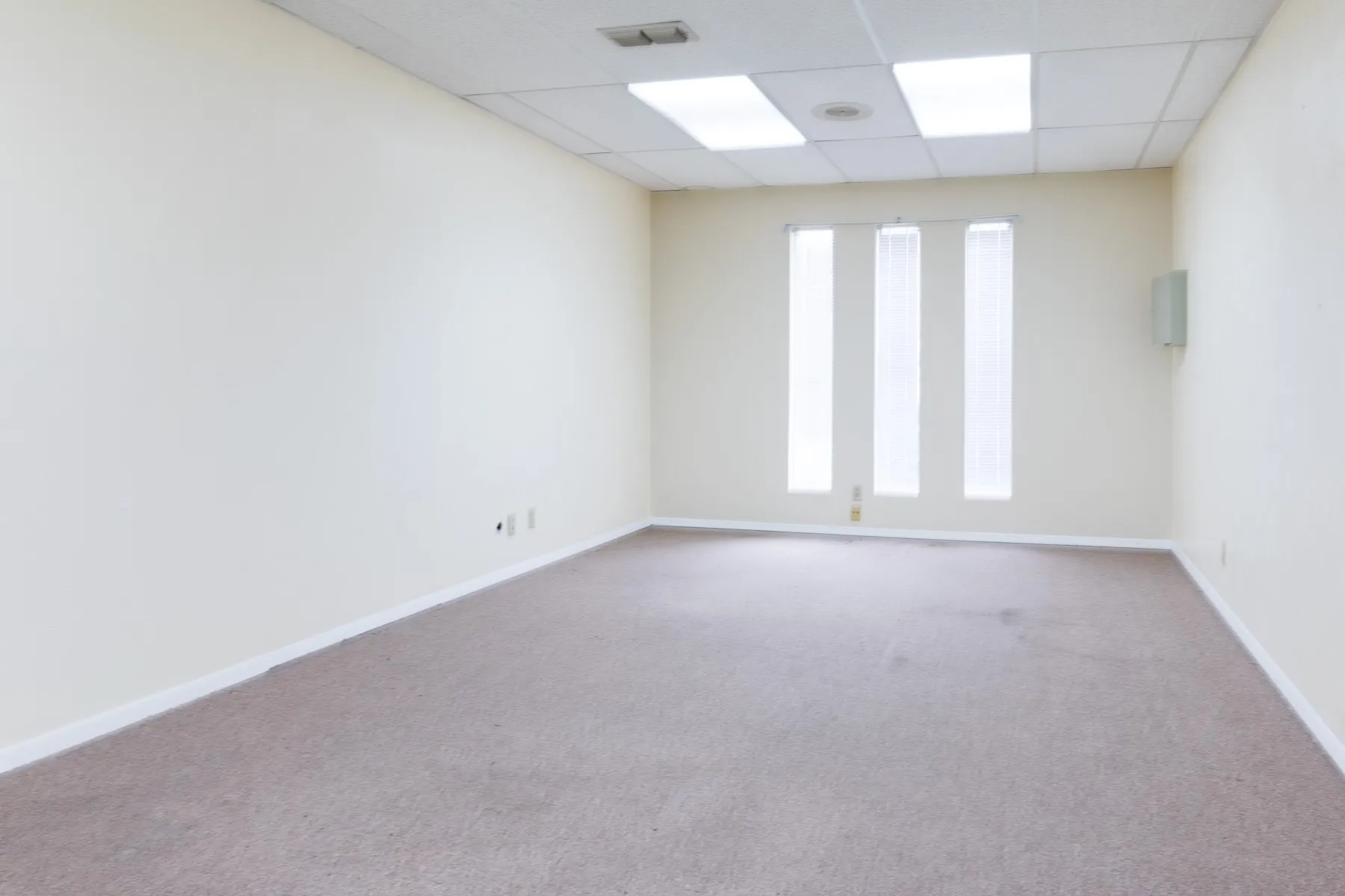 Office For Rent in Tarrant County , 3610 W Pioneer Parkway 209, Pantego, Texas 76013, 0, 0, Garage spaces, 0 Sqft, built in 1964, Price $550, mls#21292860, Real Estate Agent in Pantego, Homes For Rent in Tarrant county, Homes For Rent in Pantego, Realtor in Pantego Texas, Real Estate Brokerage Independent Realty Texas, Luminita Cordes Realtor
