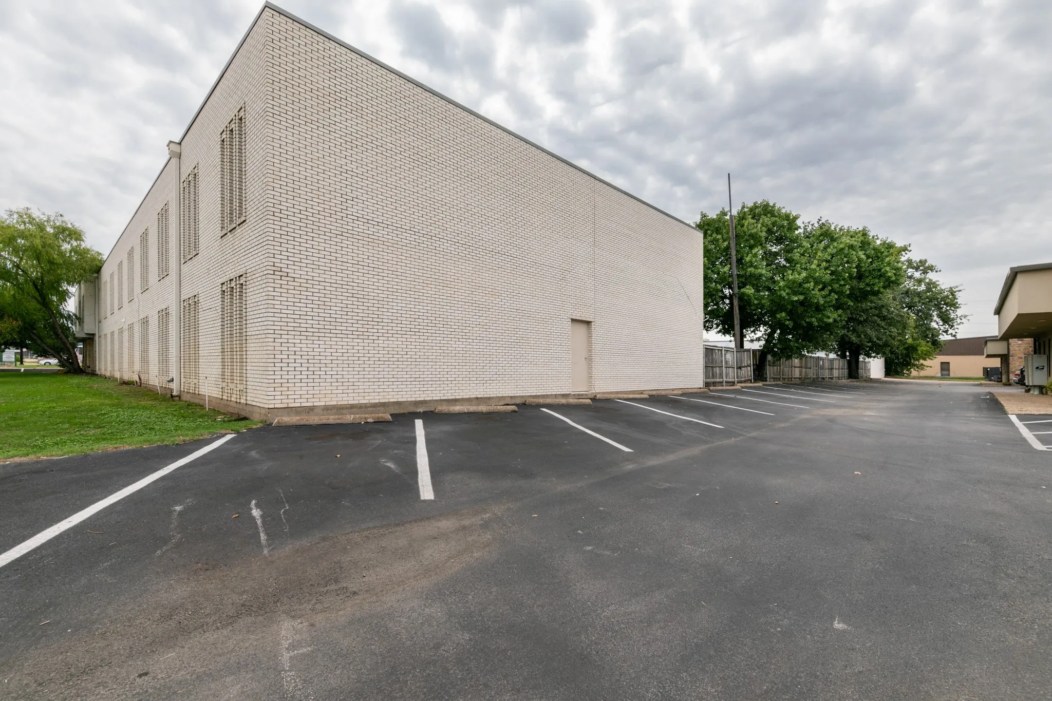 Office For Rent in Tarrant County , 3610 W Pioneer Parkway 209, Pantego, Texas 76013, 0, 0, Garage spaces, 0 Sqft, built in 1964, Price $550, mls#21292860, Real Estate Agent in Pantego, Homes For Rent in Tarrant county, Homes For Rent in Pantego, Realtor in Pantego Texas, Real Estate Brokerage Independent Realty Texas, Luminita Cordes Realtor
