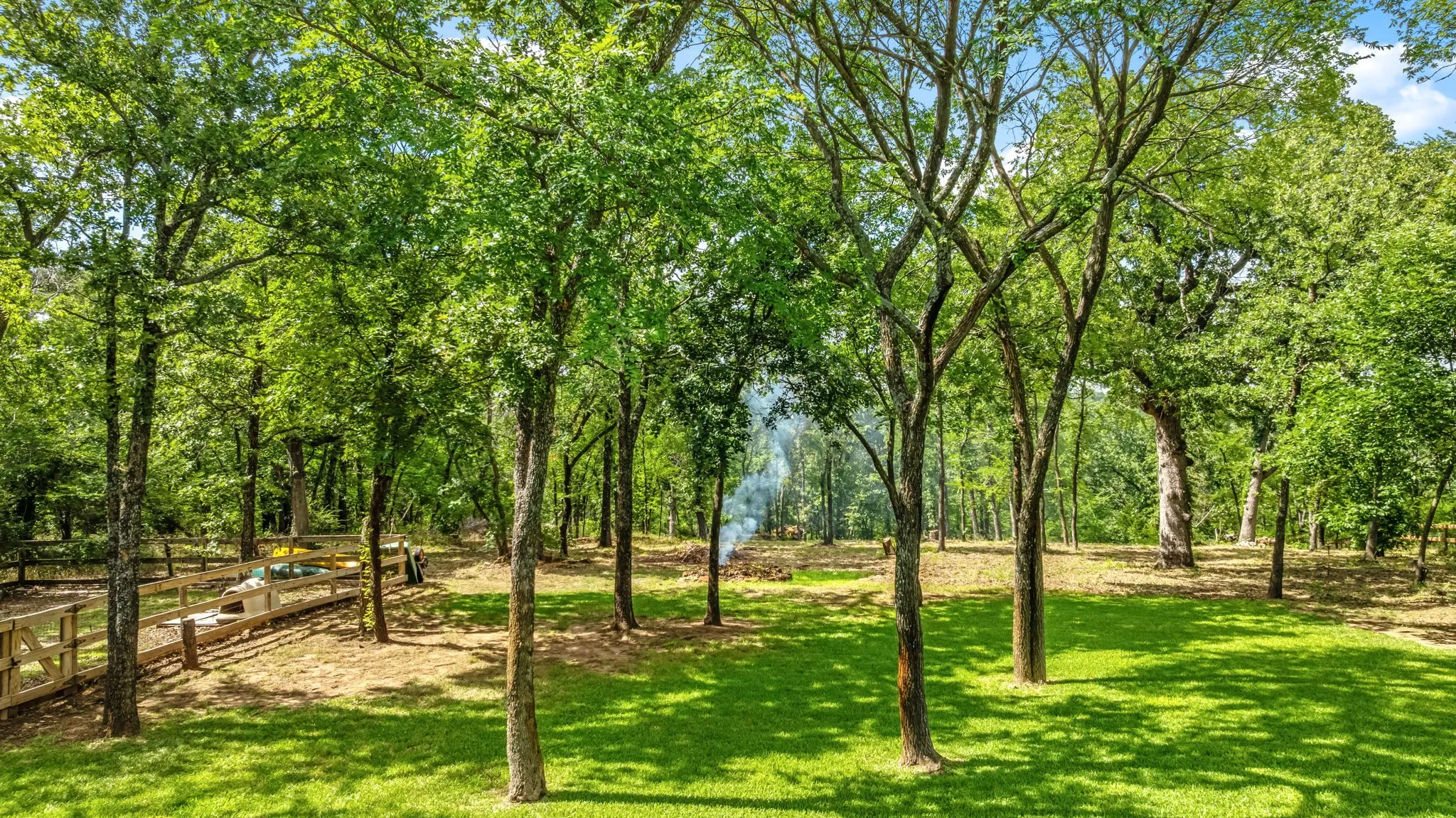 Single Family Residence For Sale in Denton County , 1020 Oak View Drive, Oak Point, Texas 75068, 5 Bedrooms, 5 Bathrooms, 3 Garage spaces, 4,631 Sqft, built in 2005, Price $1,050,000, mls#21293845, Real Estate Agent in Oak Point, Homes For Sale in Denton county, Homes For Sale in Oak Point, Realtor in Oak Point Texas, Real Estate Brokerage Independent Realty Texas, Luminita Cordes Realtor