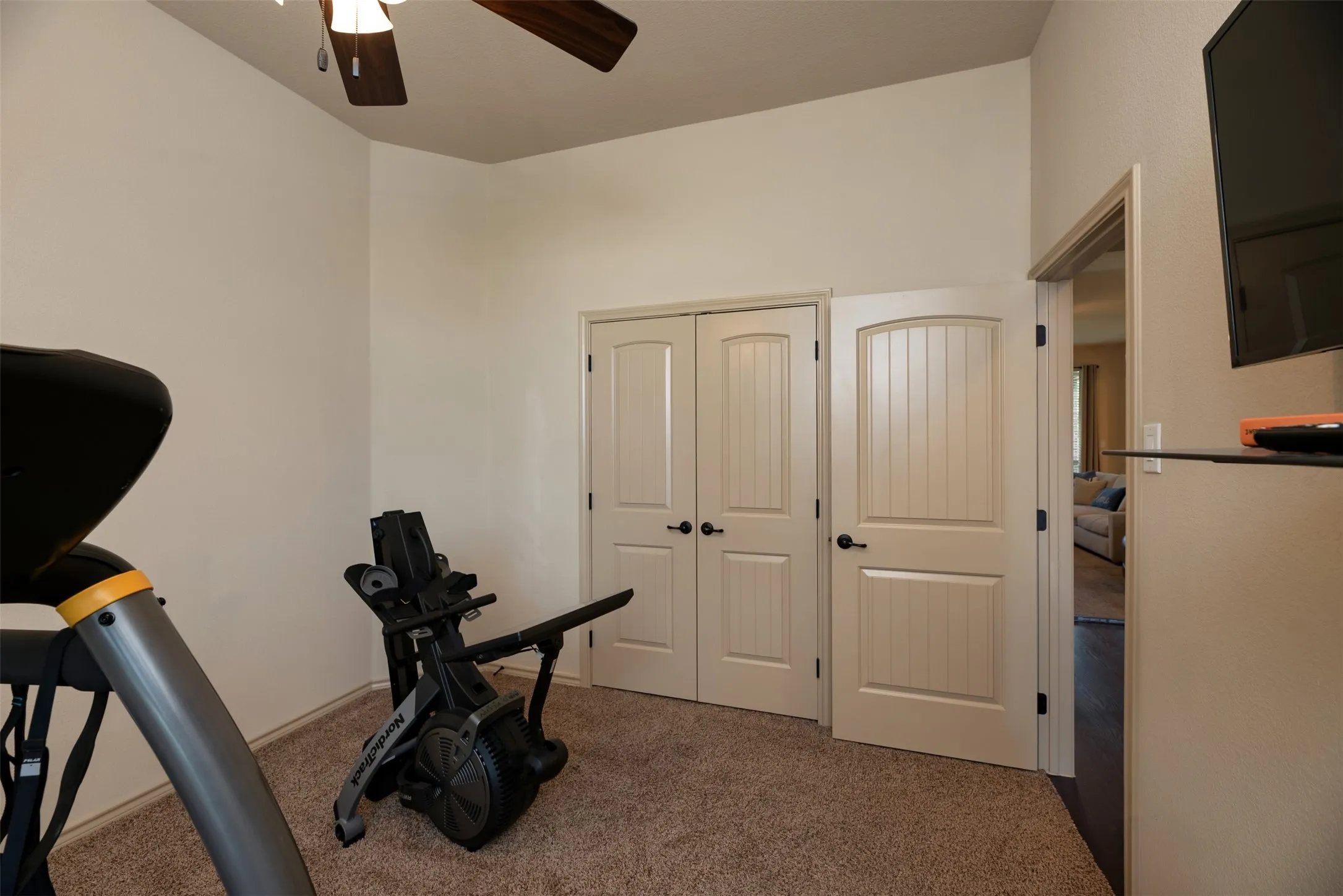 Front bedroom area
