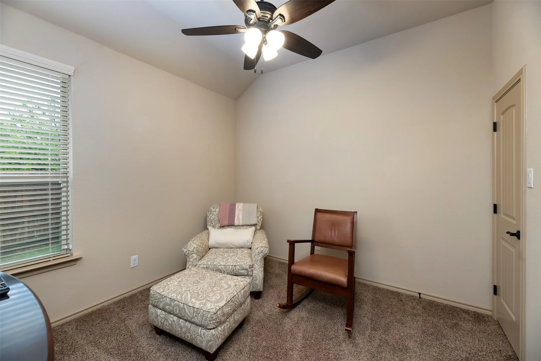 Second middle bedroom area used as a sitting area.