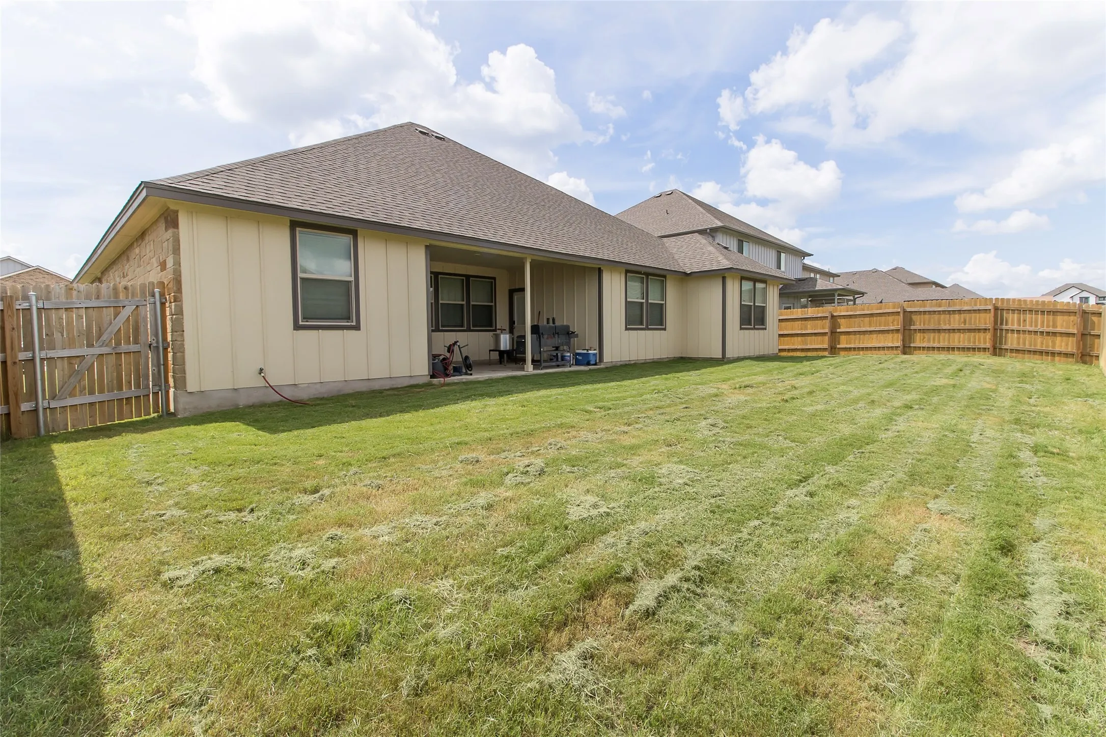 Single Family Residence For Sale in Bell County , 1834 Saddlebred Loop, Harker Heights, Texas 76548, 4 Bedroom, 3 Bathroom, 3 Garage spaces, 2,438 Sqft, built in 2024, mls#21292044, Real Estate Agent in Harker Heights, Homes For Sale in Bell county, Homes For Sale in Harker Heights, Realtor in Harker Heights Texas, Real Estate Brokerage Independent Realty Texas, Luminita Cordes Realtor