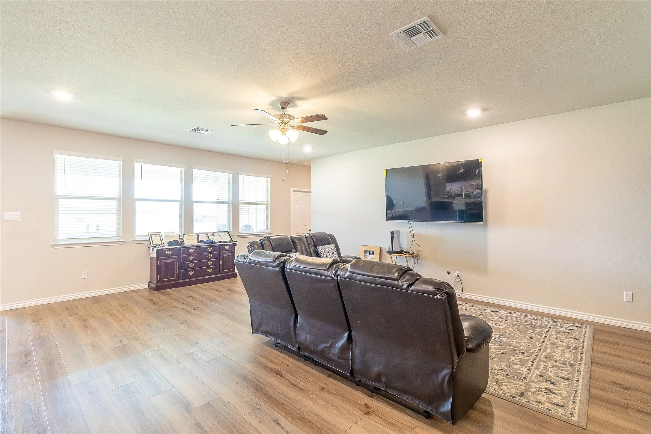 Single Family Residence For Sale in Bell County , 1834 Saddlebred Loop, Harker Heights, Texas 76548, 4 Bedroom, 3 Bathroom, 3 Garage spaces, 2,438 Sqft, built in 2024, mls#21292044, Real Estate Agent in Harker Heights, Homes For Sale in Bell county, Homes For Sale in Harker Heights, Realtor in Harker Heights Texas, Real Estate Brokerage Independent Realty Texas, Luminita Cordes Realtor