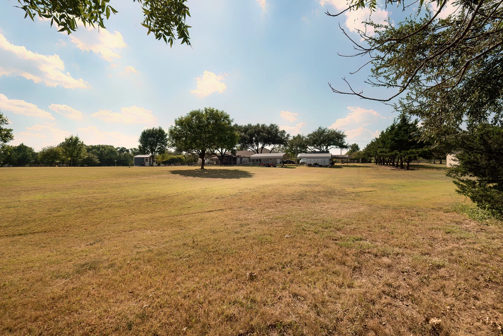 Single Family Residence For Sale in Ellis County , 3840 Blackchamp Road, Midlothian, Texas 76065, 3 Bedroom, 3 Bathroom, 2 Garage spaces, 2,363 Sqft, built in 1994, mls#21294268, Real Estate Agent in Midlothian, Homes For Sale in Ellis county, Homes For Sale in Midlothian, Realtor in Midlothian Texas, Real Estate Brokerage Independent Realty Texas, Luminita Cordes Realtor