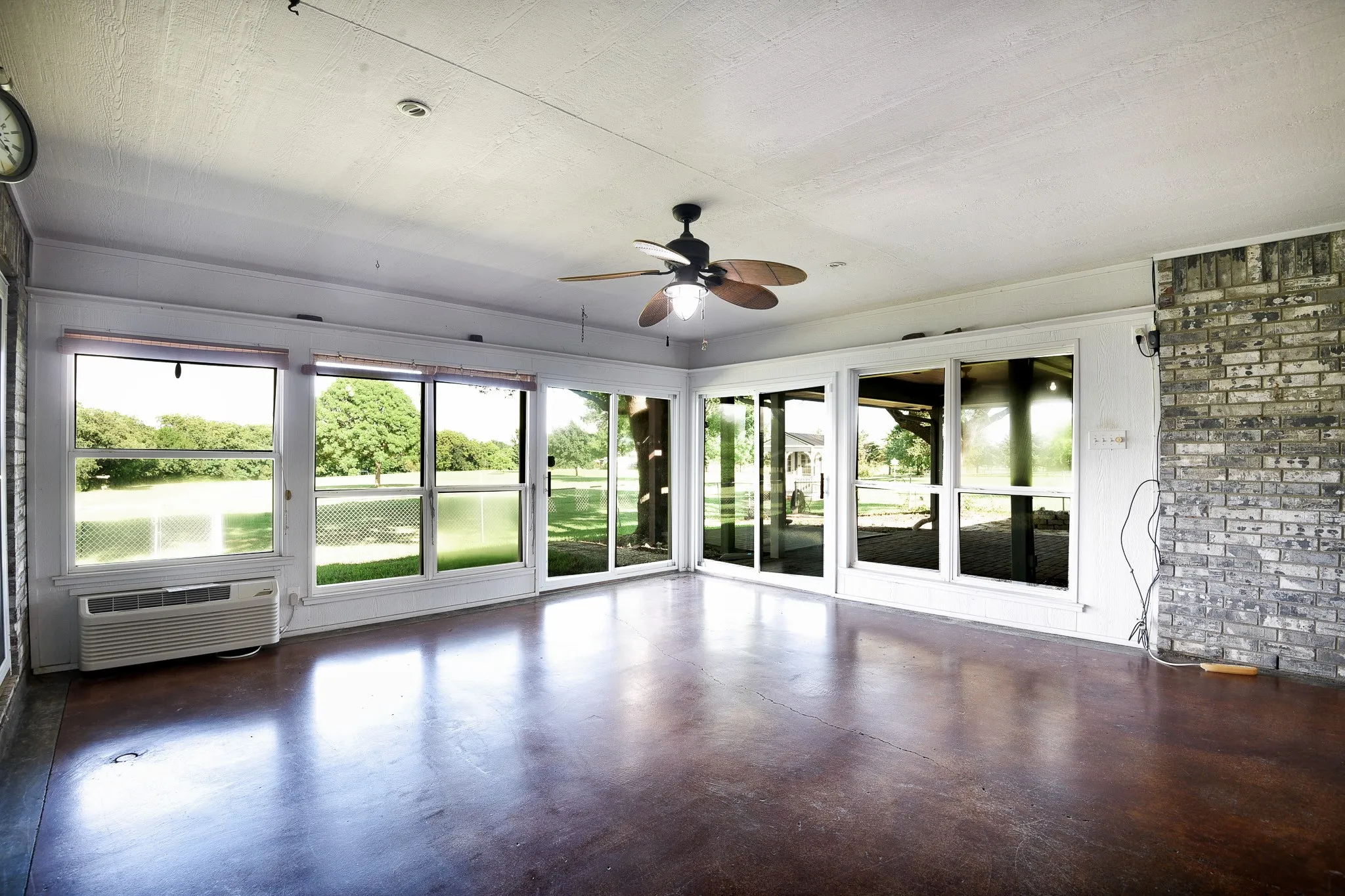 Single Family Residence For Sale in Ellis County , 3840 Blackchamp Road, Midlothian, Texas 76065, 3 Bedroom, 3 Bathroom, 2 Garage spaces, 2,363 Sqft, built in 1994, mls#21294268, Real Estate Agent in Midlothian, Homes For Sale in Ellis county, Homes For Sale in Midlothian, Realtor in Midlothian Texas, Real Estate Brokerage Independent Realty Texas, Luminita Cordes Realtor